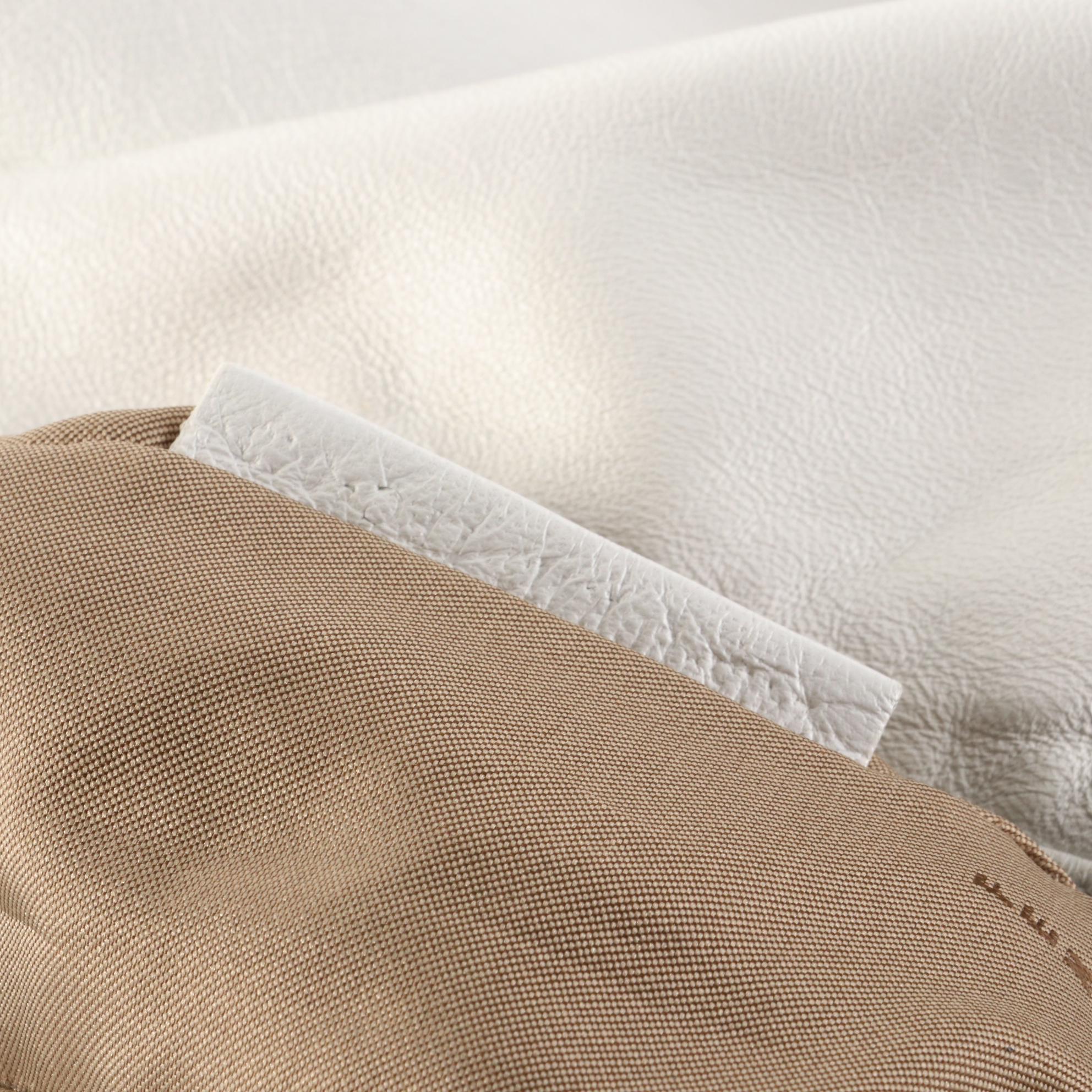 Fendi Tie Front Detailed Hobo Bag in Leather