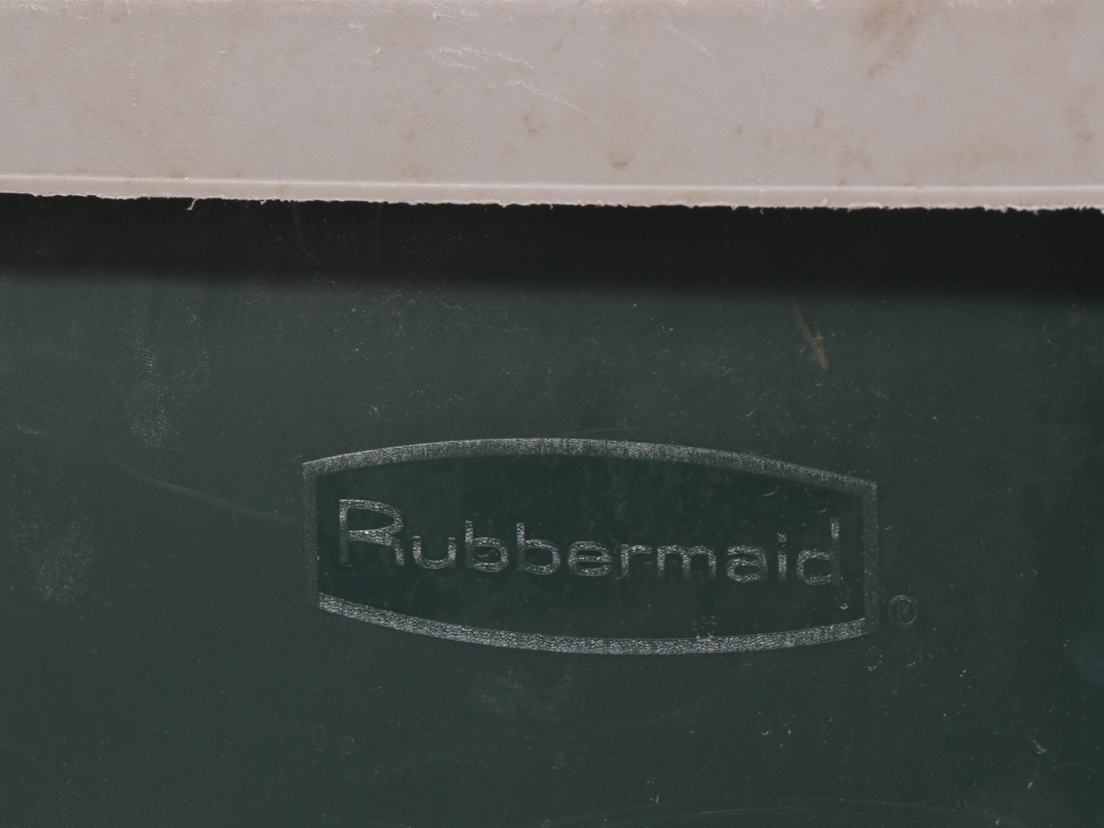 Rubbermaid "Roughneck" 30 Gallon Garbage Can Plus Two Hoppy Adjustable Shovels