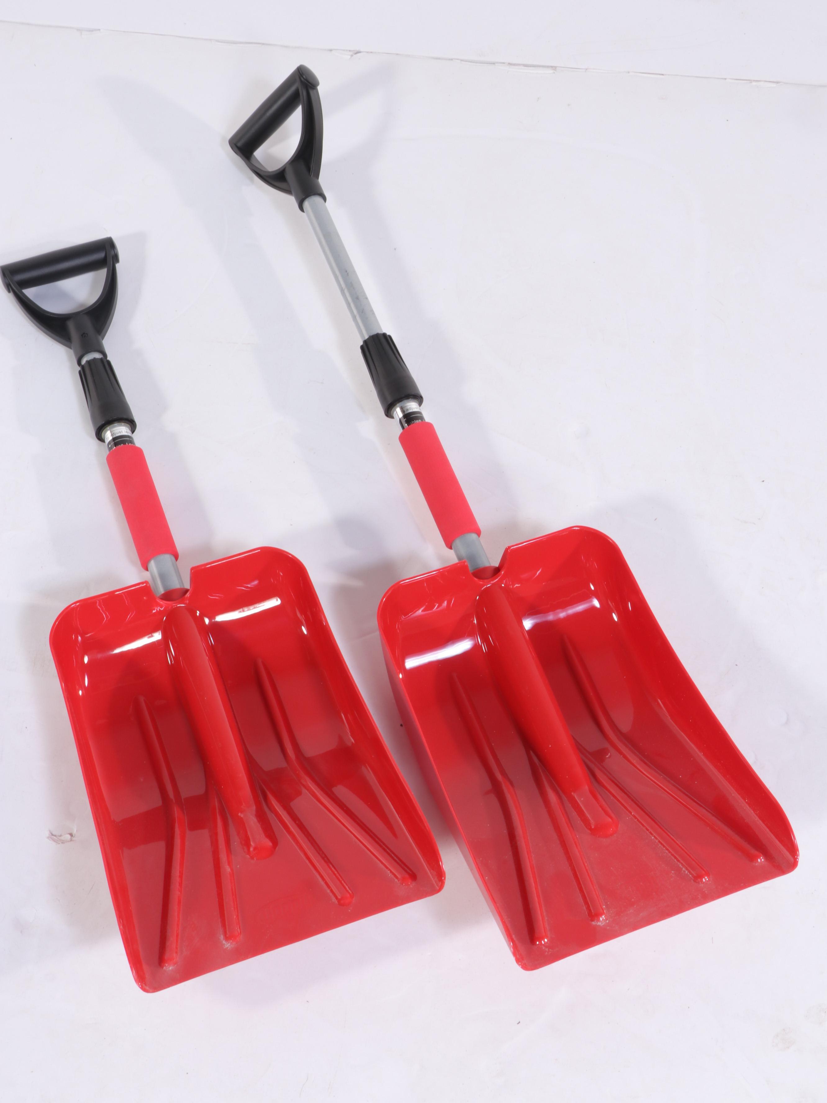 Rubbermaid "Roughneck" 30 Gallon Garbage Can Plus Two Hoppy Adjustable Shovels