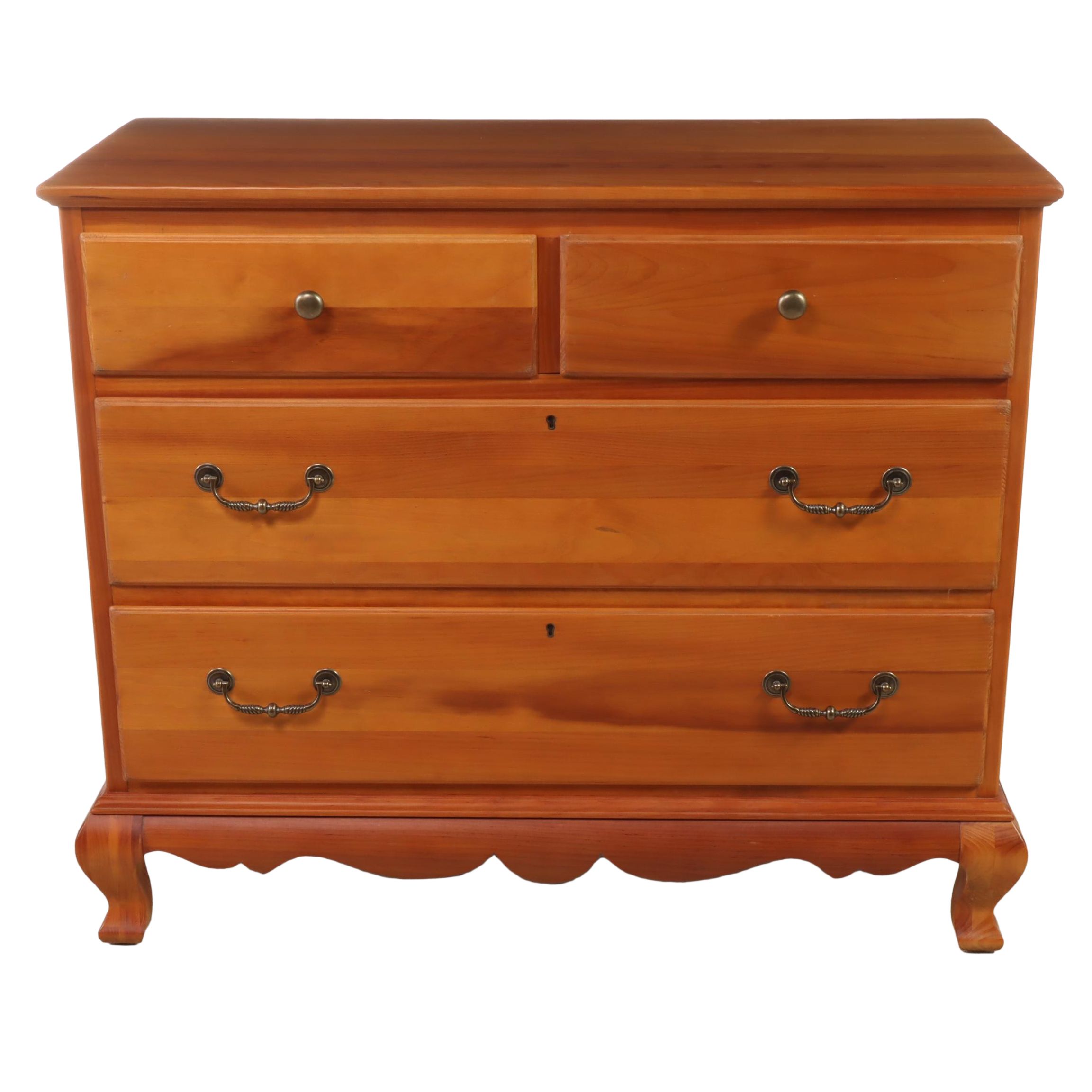 Lexington Furniture French Provincial Style Pine Four-Drawer Commode