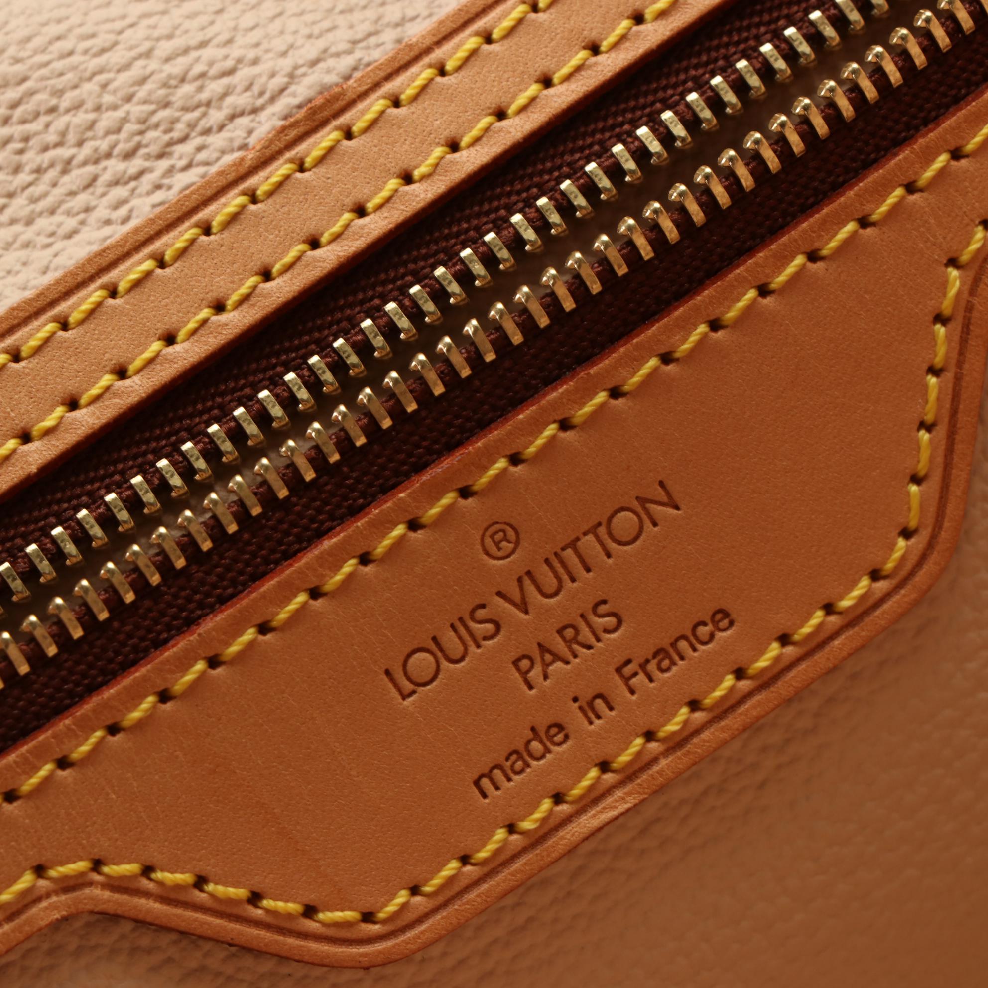 Louis Vuitton Bucket Bag GM in Monogram Canvas and Vachetta Leather with Pouch