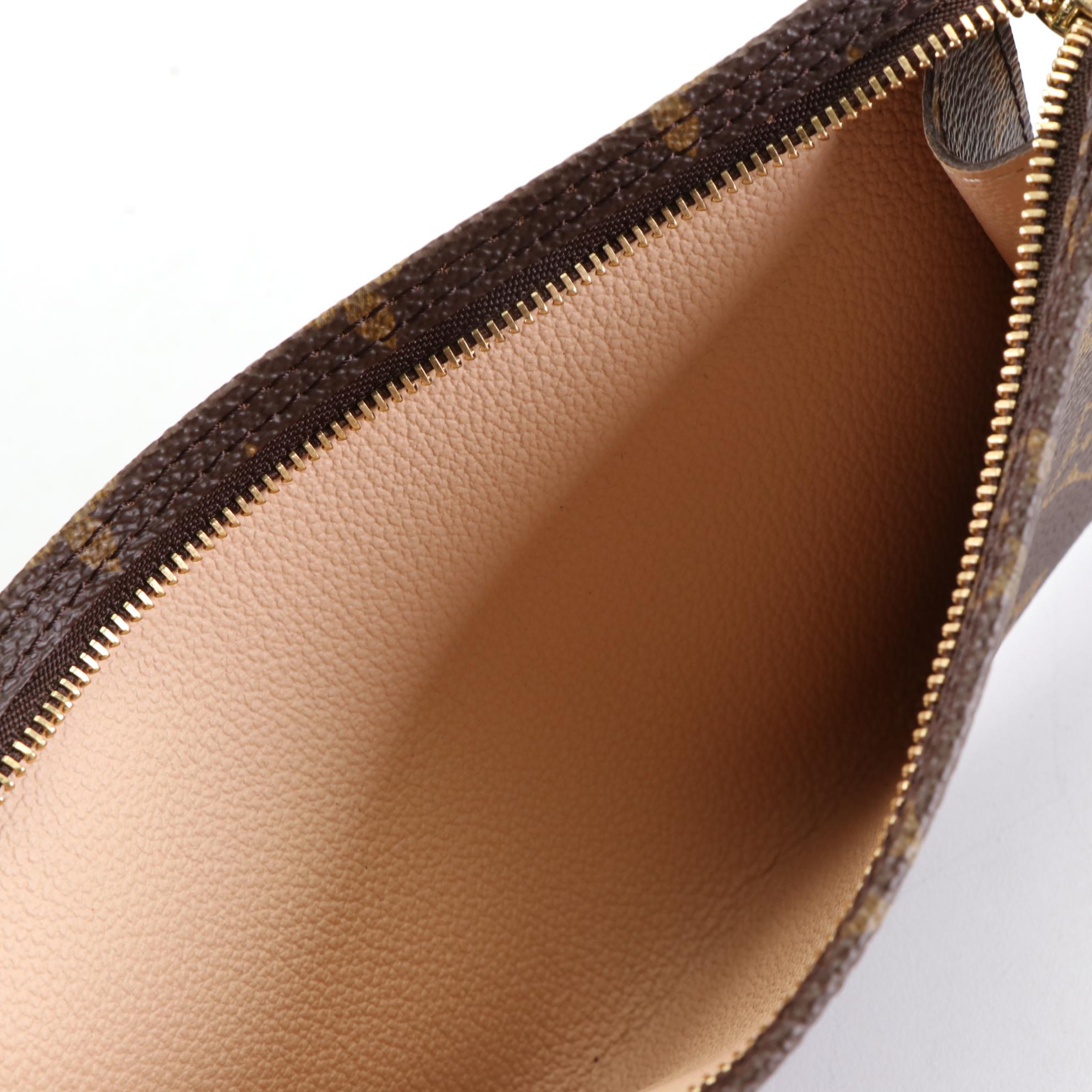 Louis Vuitton Bucket Bag GM in Monogram Canvas and Vachetta Leather with Pouch