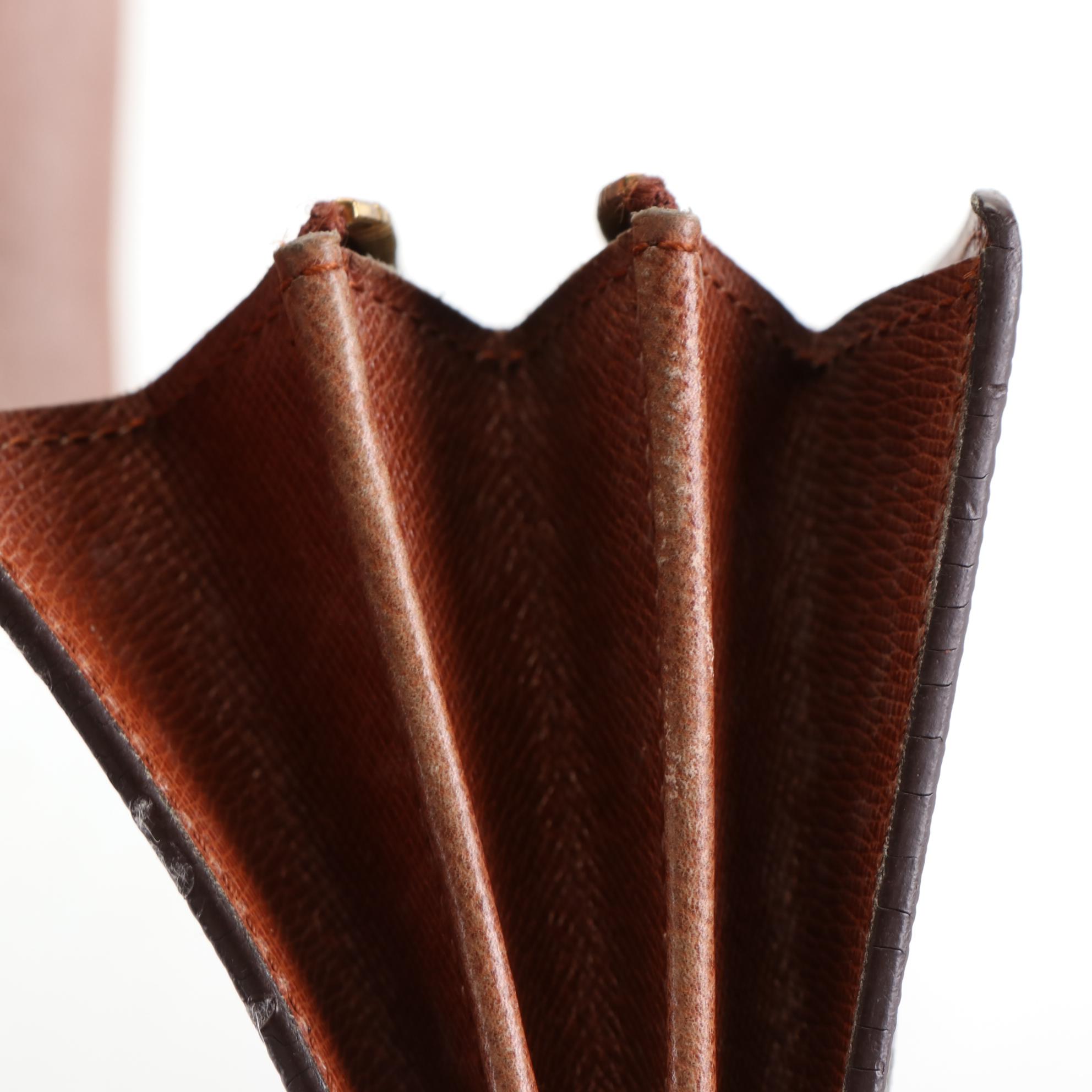 Louis Vuitton Pochette Porte-Monnaie Crédit in Monogram Canvas