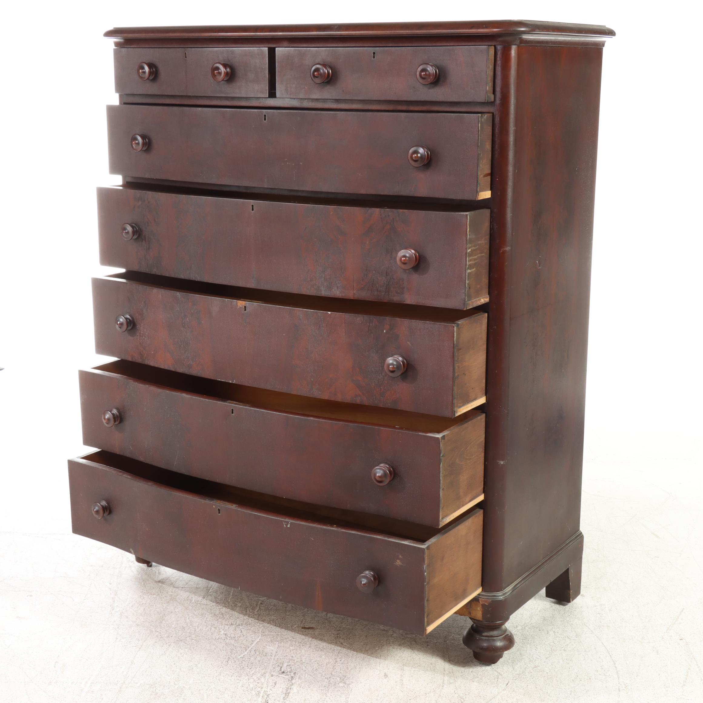 Victorian Mahogany-Veneered Bowfront Chest of Drawers, 19th Century