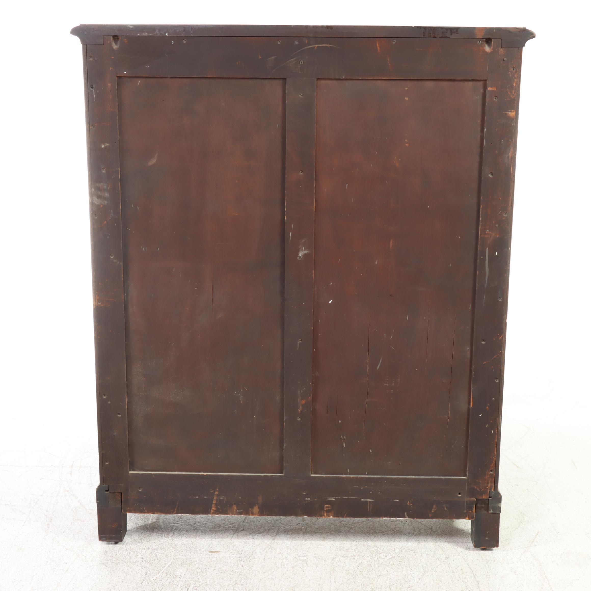 Victorian Mahogany-Veneered Bowfront Chest of Drawers, 19th Century