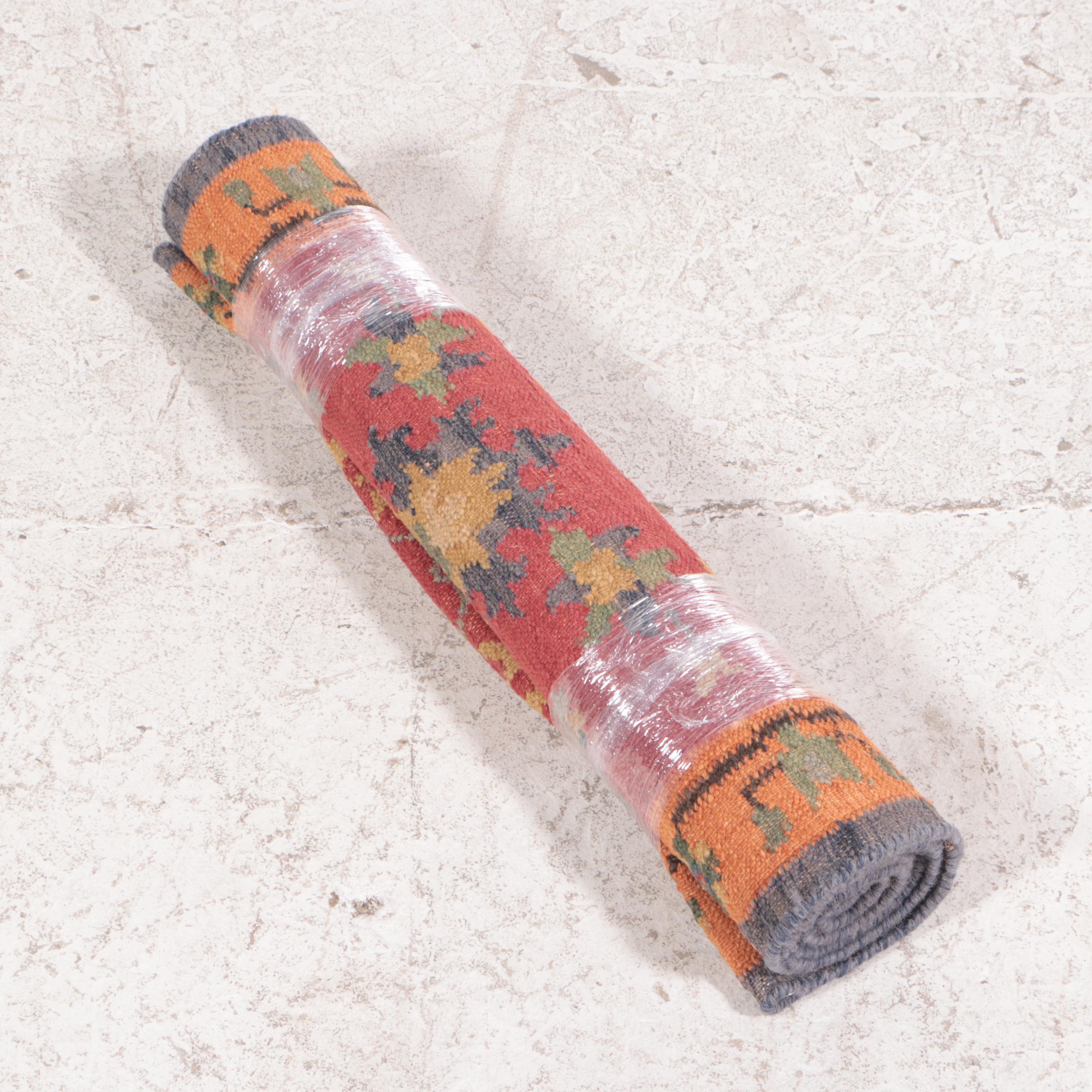 2'6 x 8'5 Handwoven Indian Kilim Carpet Runner