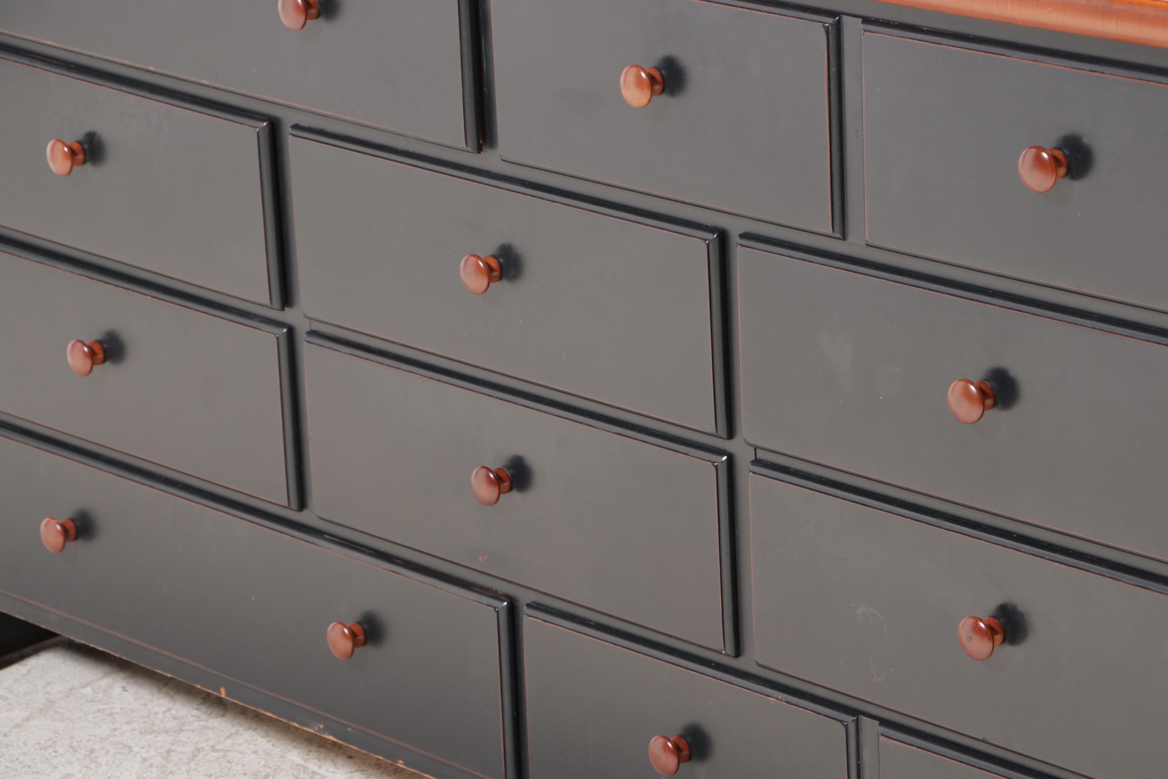 Impressions by Thomasville Solitaire Parcel-Ebonized Ten-Drawer Dresser