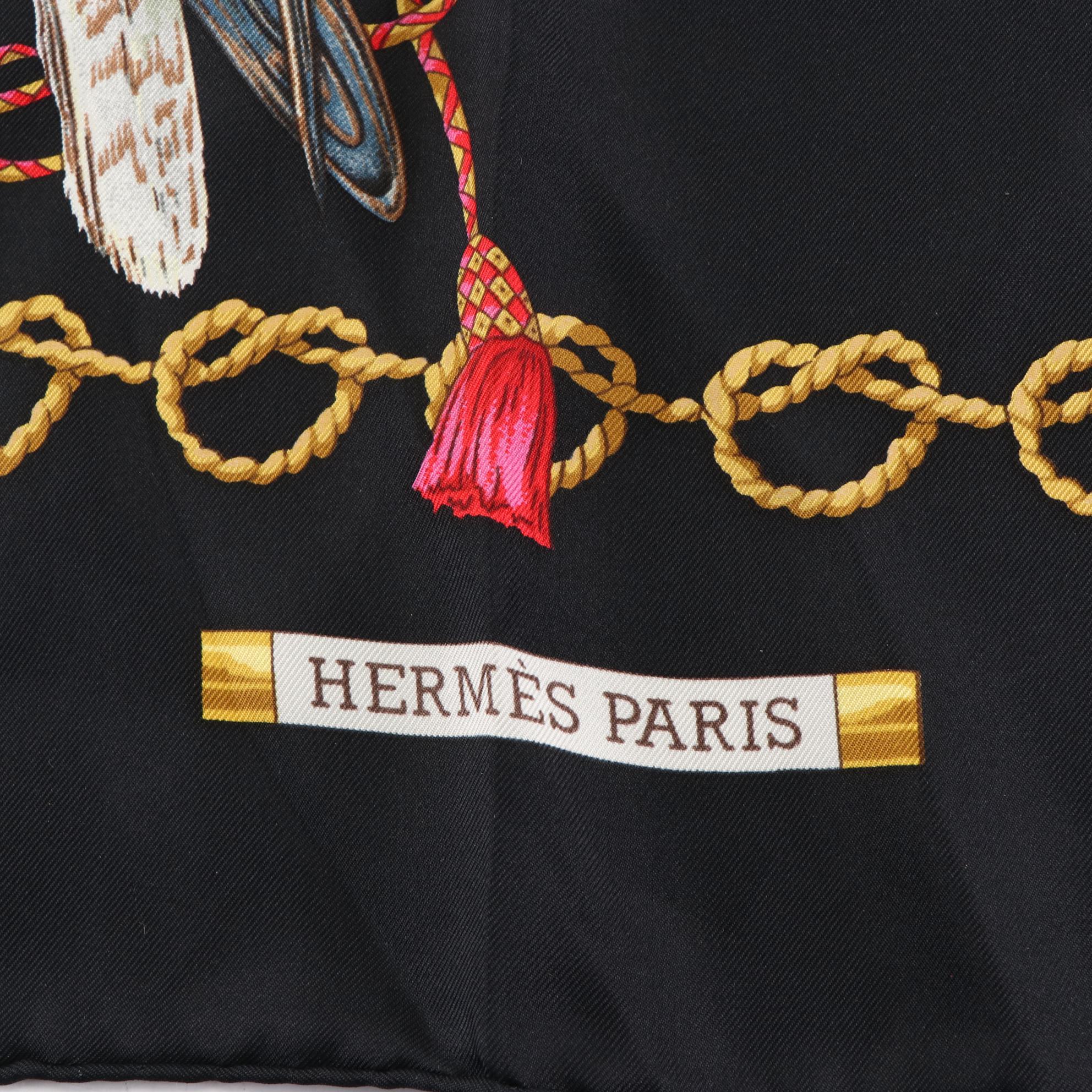 Hermès ''Les Oiseaux du Roy'' Scarf 90 in Silk Twill