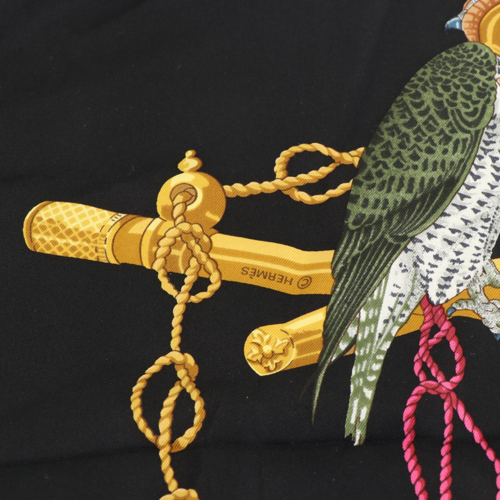 Hermès ''Les Oiseaux du Roy'' Scarf 90 in Silk Twill