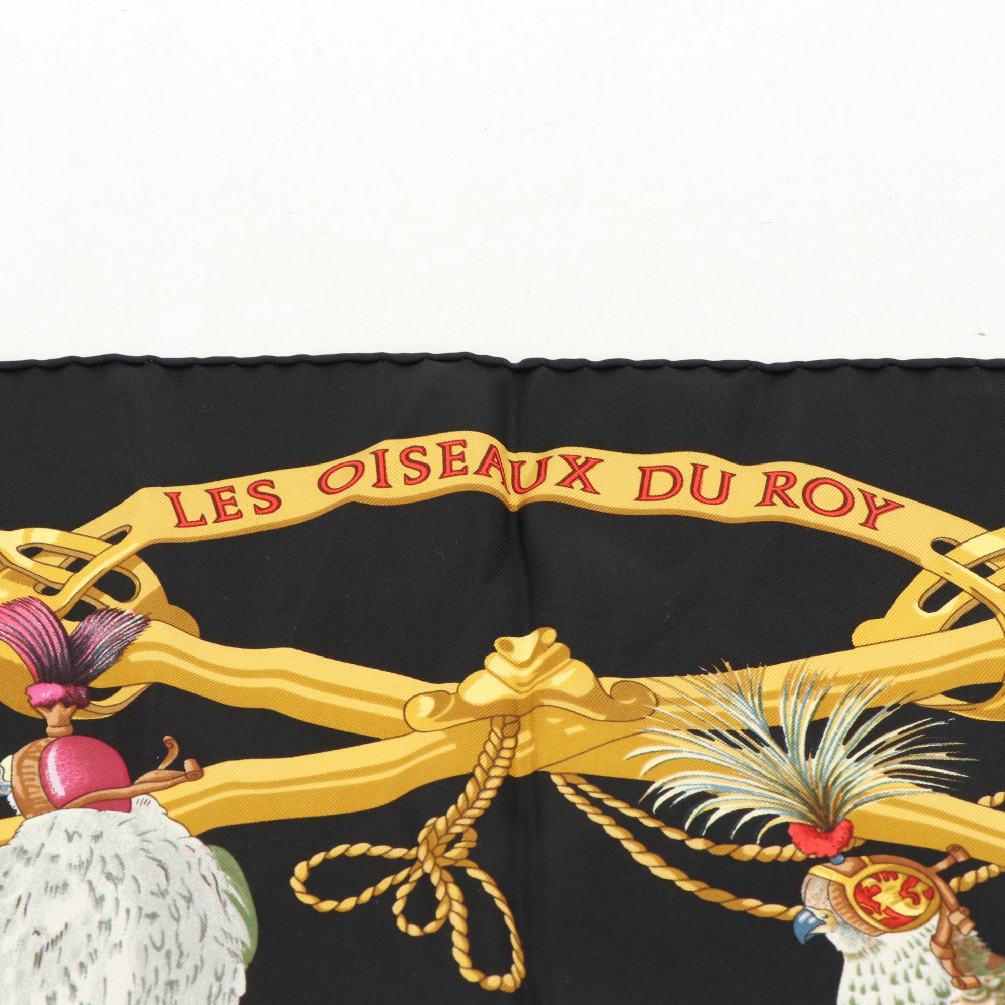 Hermès ''Les Oiseaux du Roy'' Scarf 90 in Silk Twill