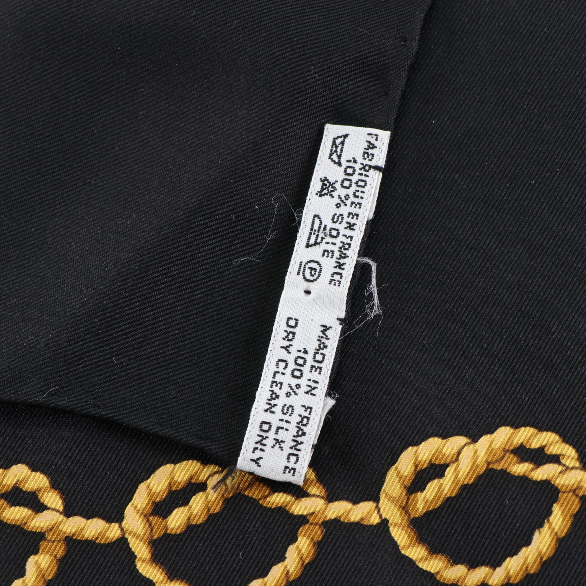 Hermès ''Les Oiseaux du Roy'' Scarf 90 in Silk Twill