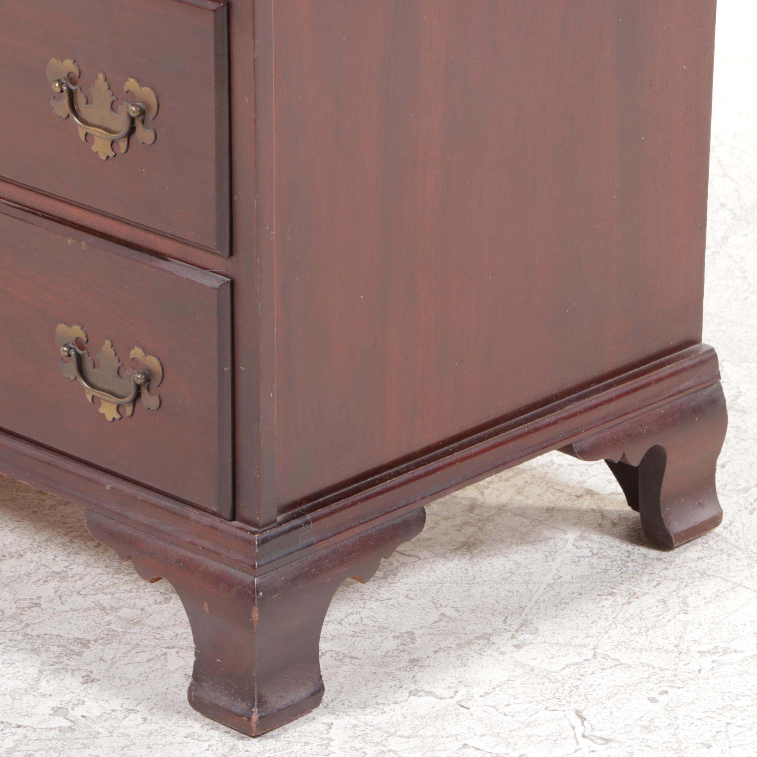 Hungerford of Memphis Colonial Style Mahogany Seven-Drawer Chest