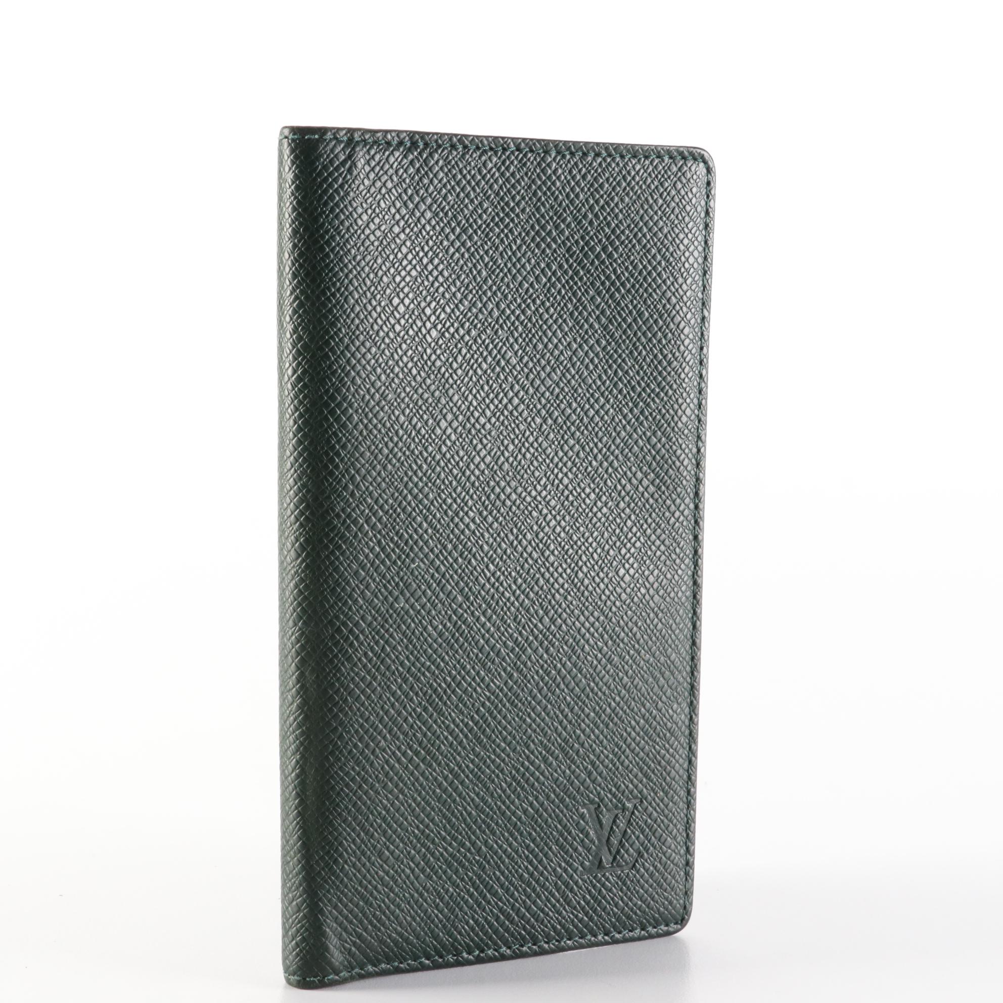 Louis Vuitton Vertical Bifold Wallet Checkbook Holder in Épicéa Taïga Leather