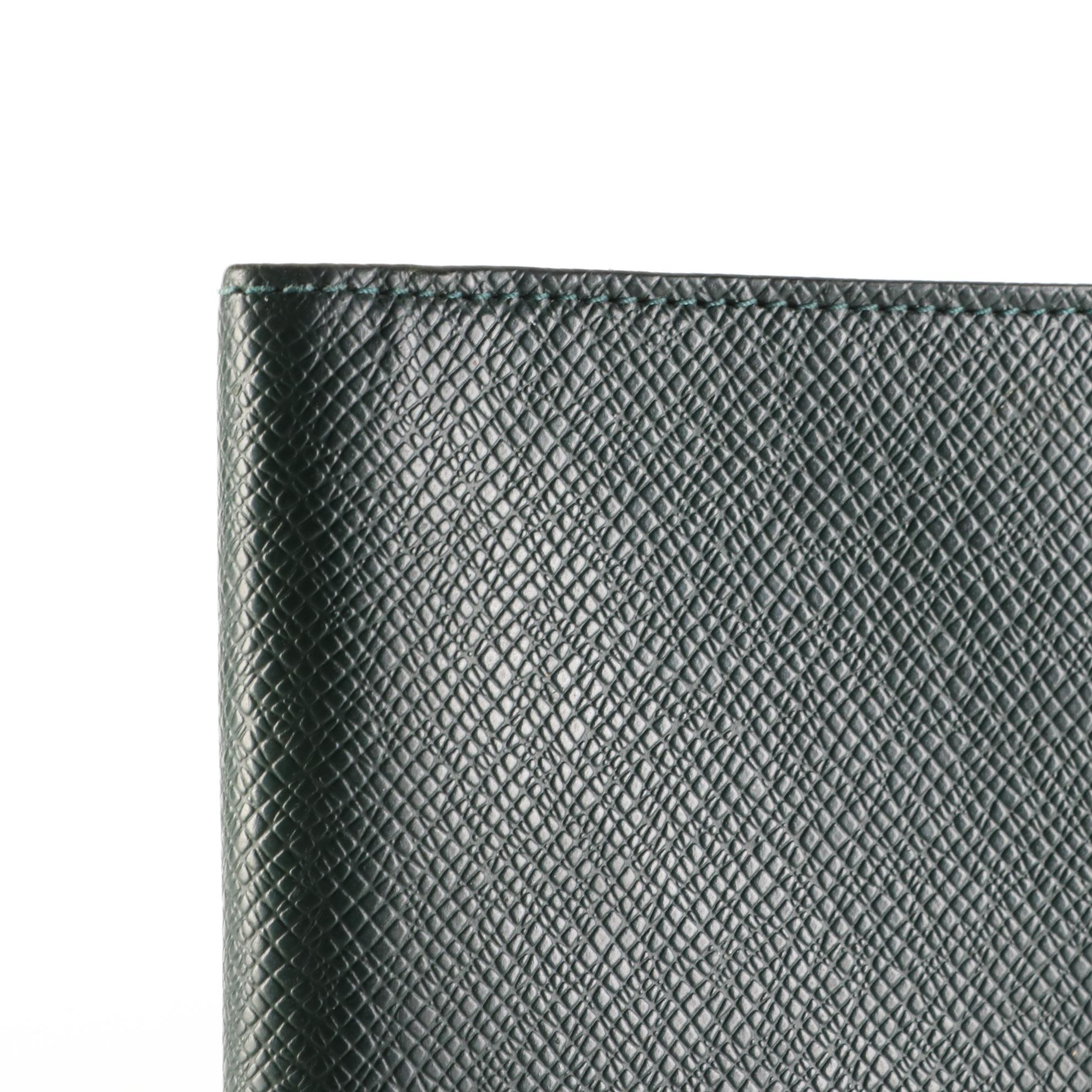 Louis Vuitton Vertical Bifold Wallet Checkbook Holder in Épicéa Taïga Leather