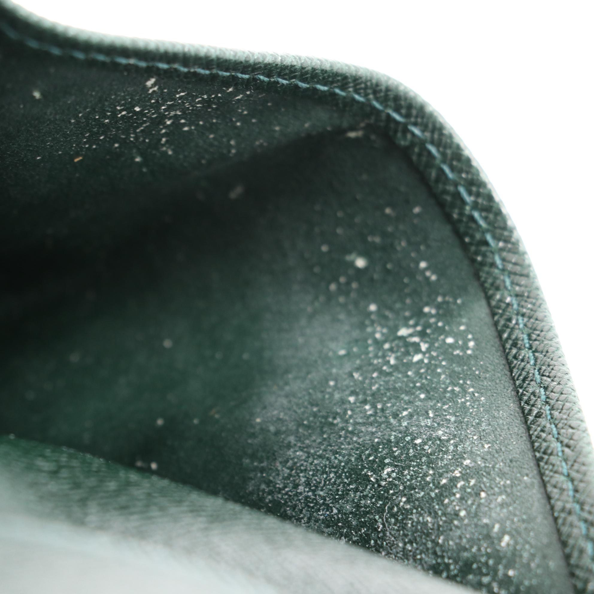 Louis Vuitton Vertical Bifold Wallet Checkbook Holder in Épicéa Taïga Leather