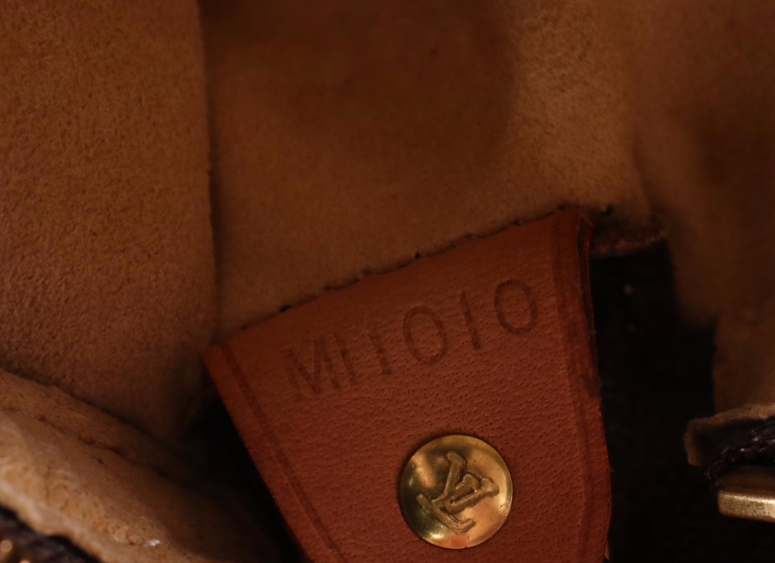 Louis Vuitton Looping GM Bag in Monogram Canvas and Vachetta Leather