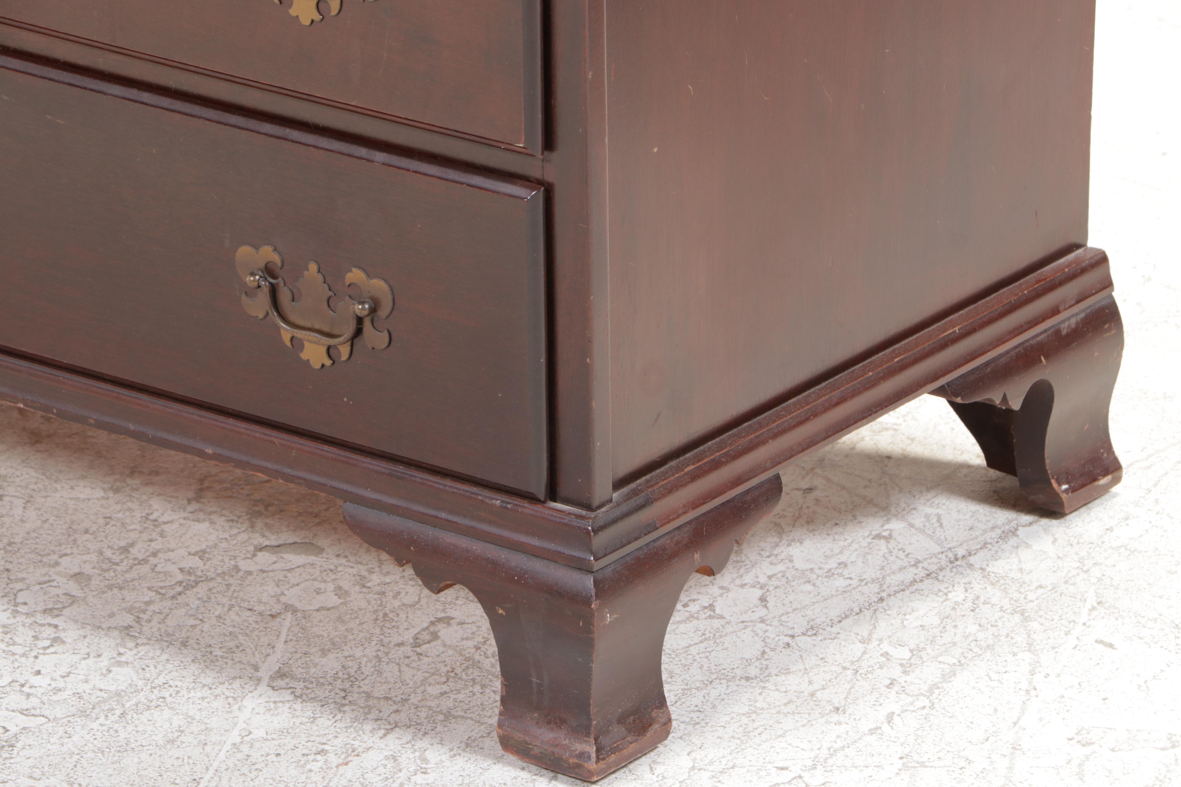 Hungerford of Memphis Colonial Style Mahogany Five-Drawer Dresser