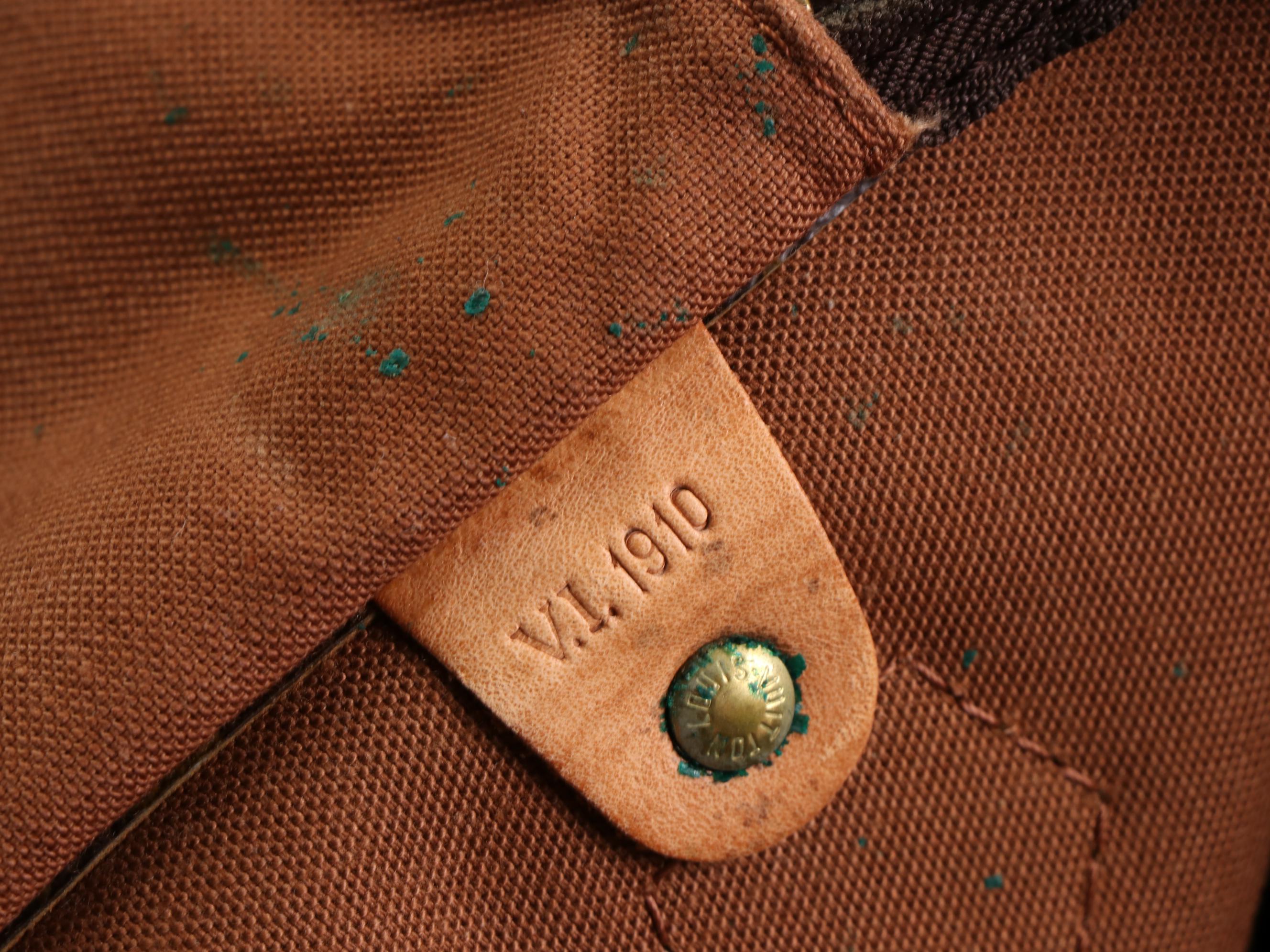 Louis Vuitton Speedy 30 in Monogram Canvas and Vachetta Leather