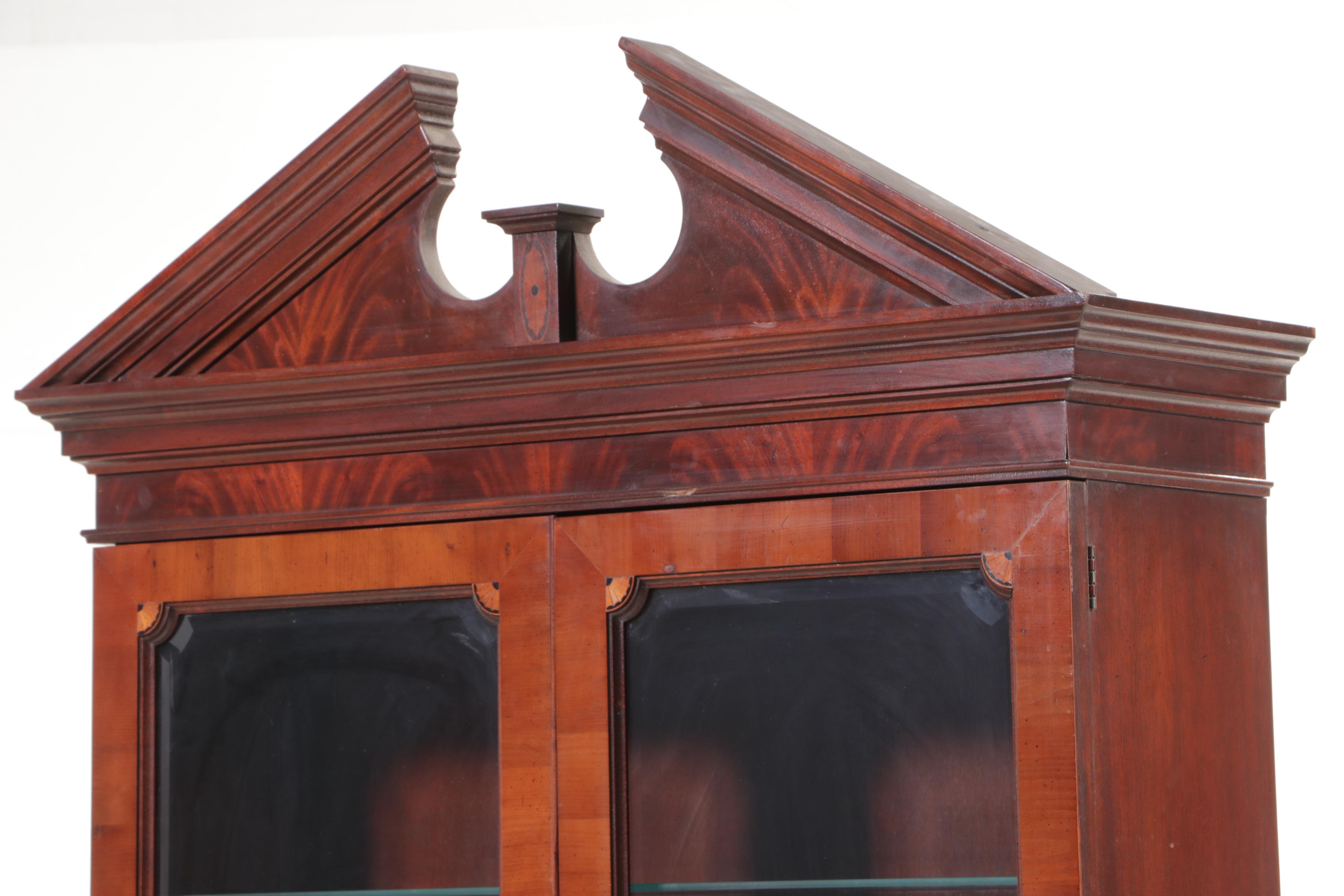 Hekman George III Style Mahogany-Veneered and Patera-Inlaid Secretary Bookcase