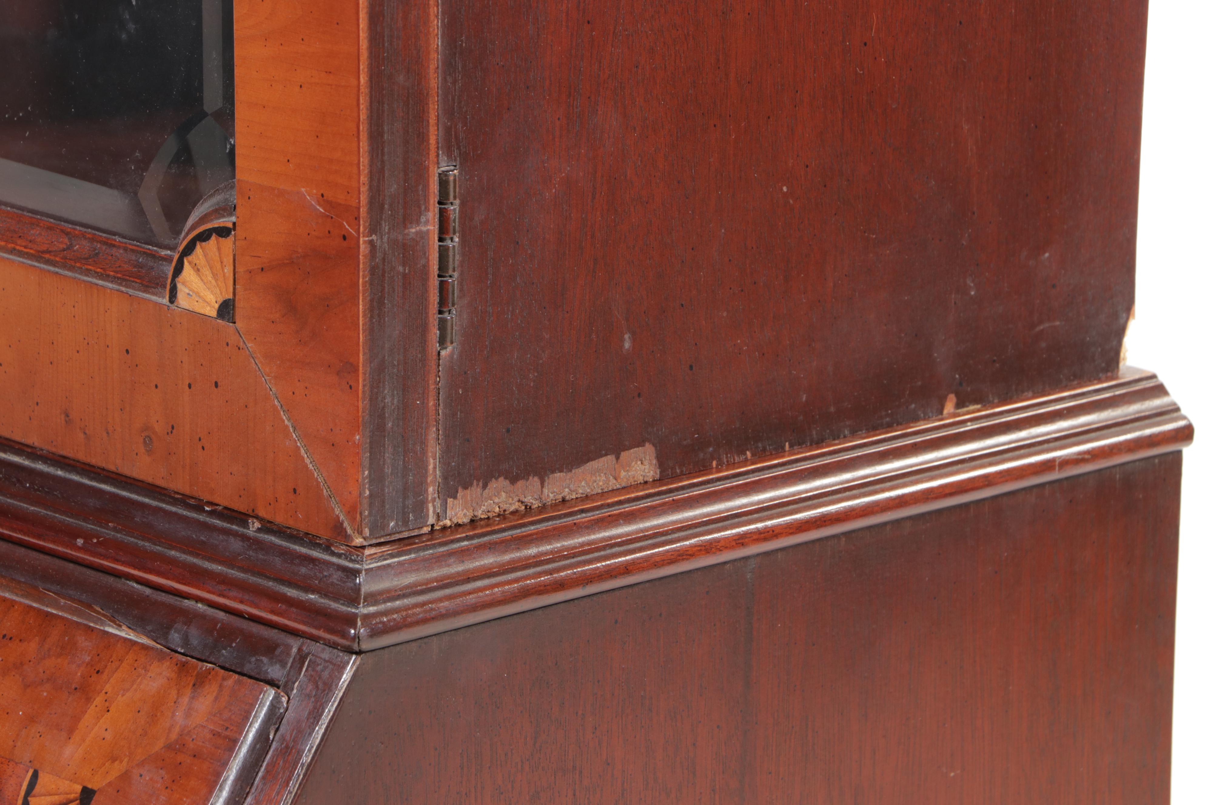 Hekman George III Style Mahogany-Veneered and Patera-Inlaid Secretary Bookcase