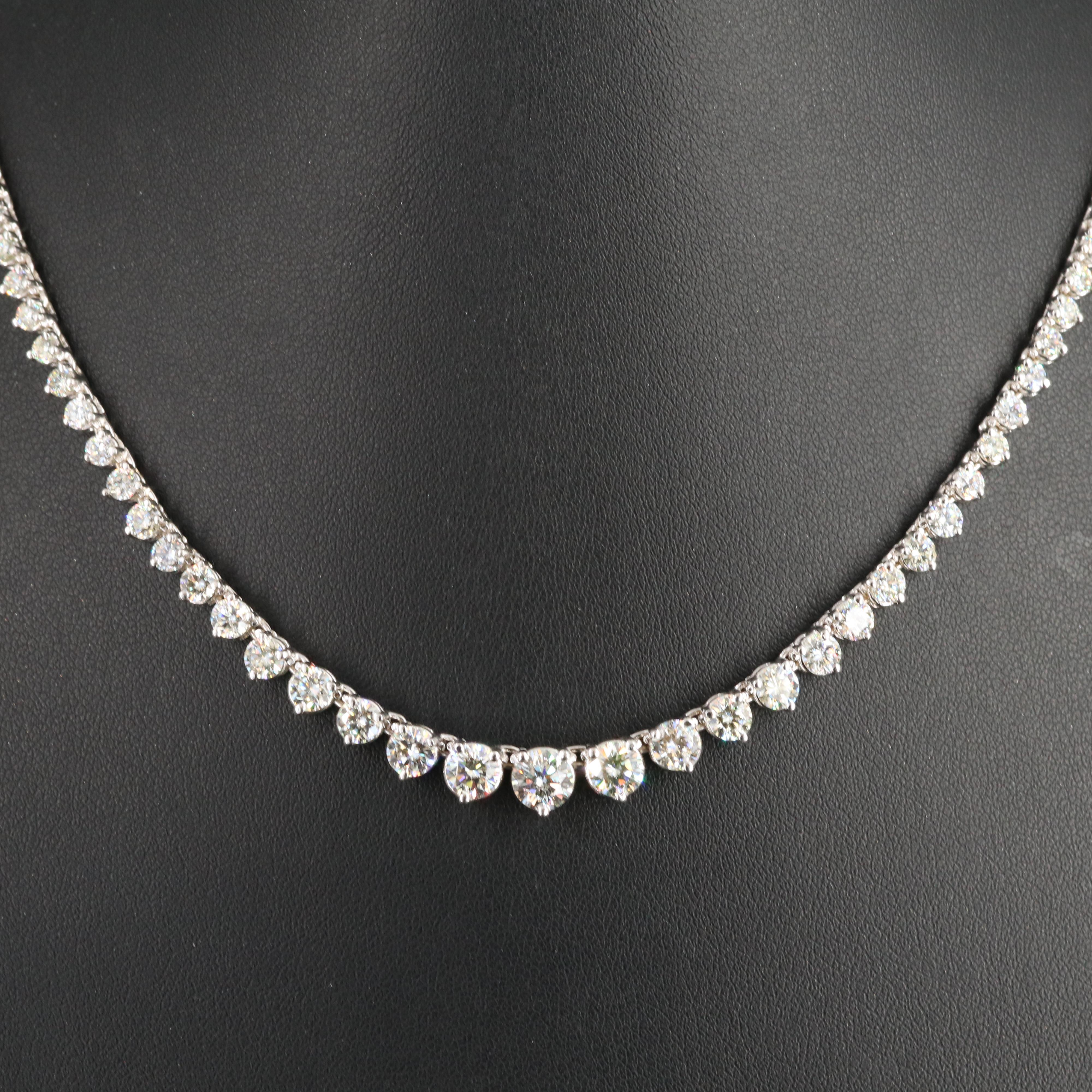 14K 9.60 CTW Diamond Graduated Rivière Necklace with Online Digital IGI Report