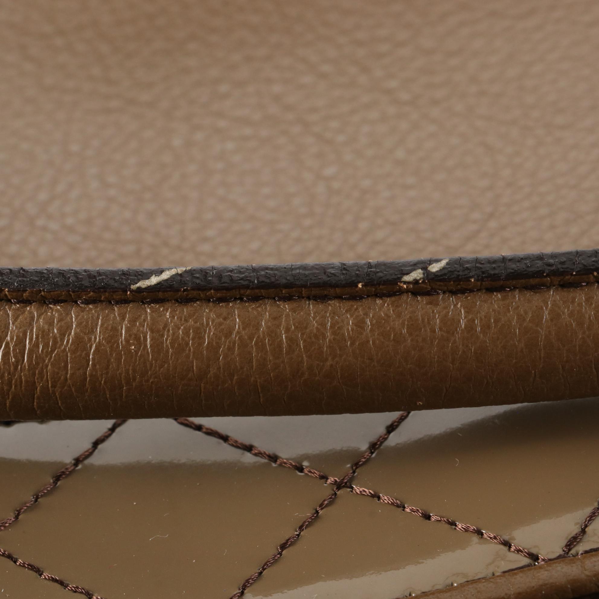 Burberry Shoulder Bag in Grained and Patent Leather with Nova Check Lining