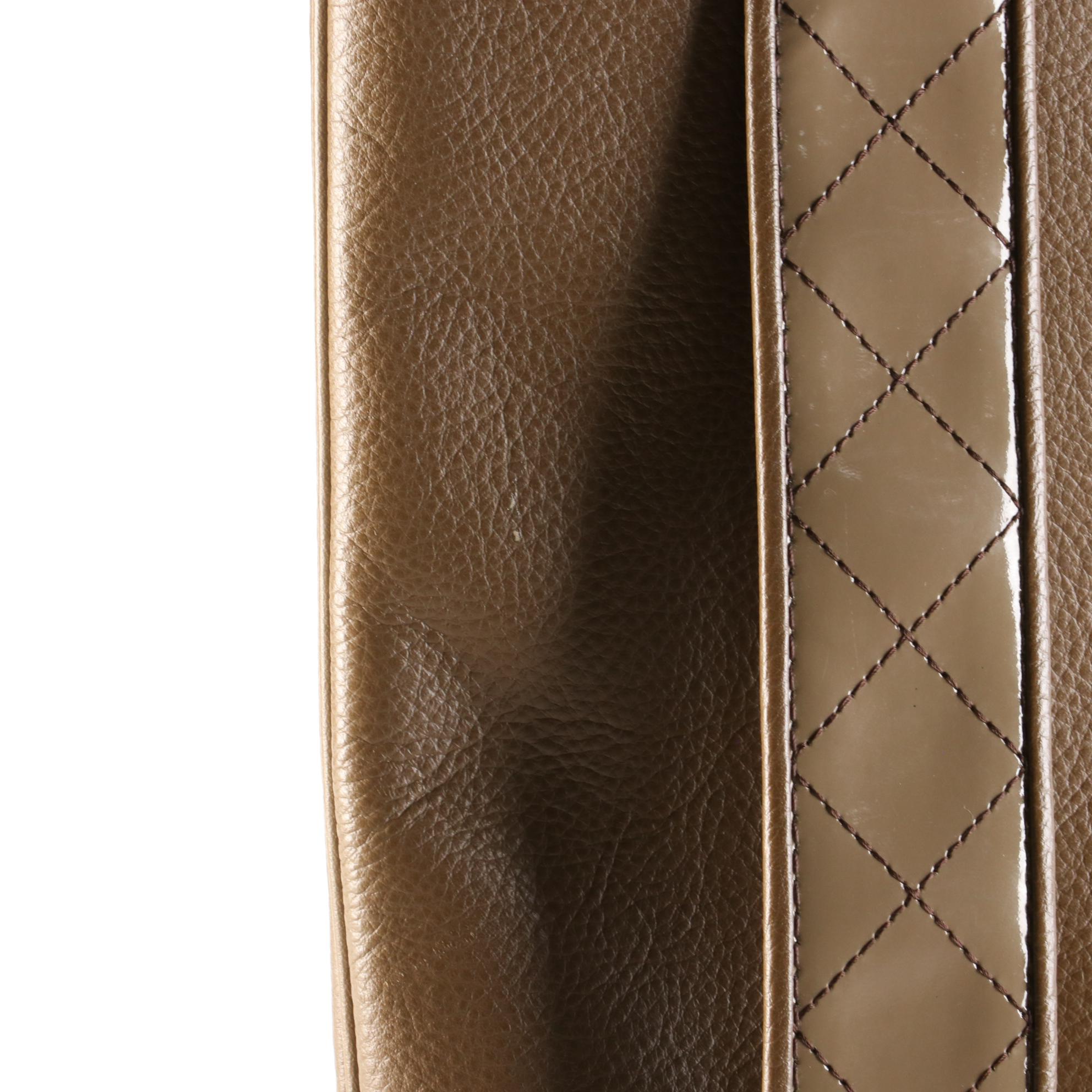 Burberry Shoulder Bag in Grained and Patent Leather with Nova Check Lining