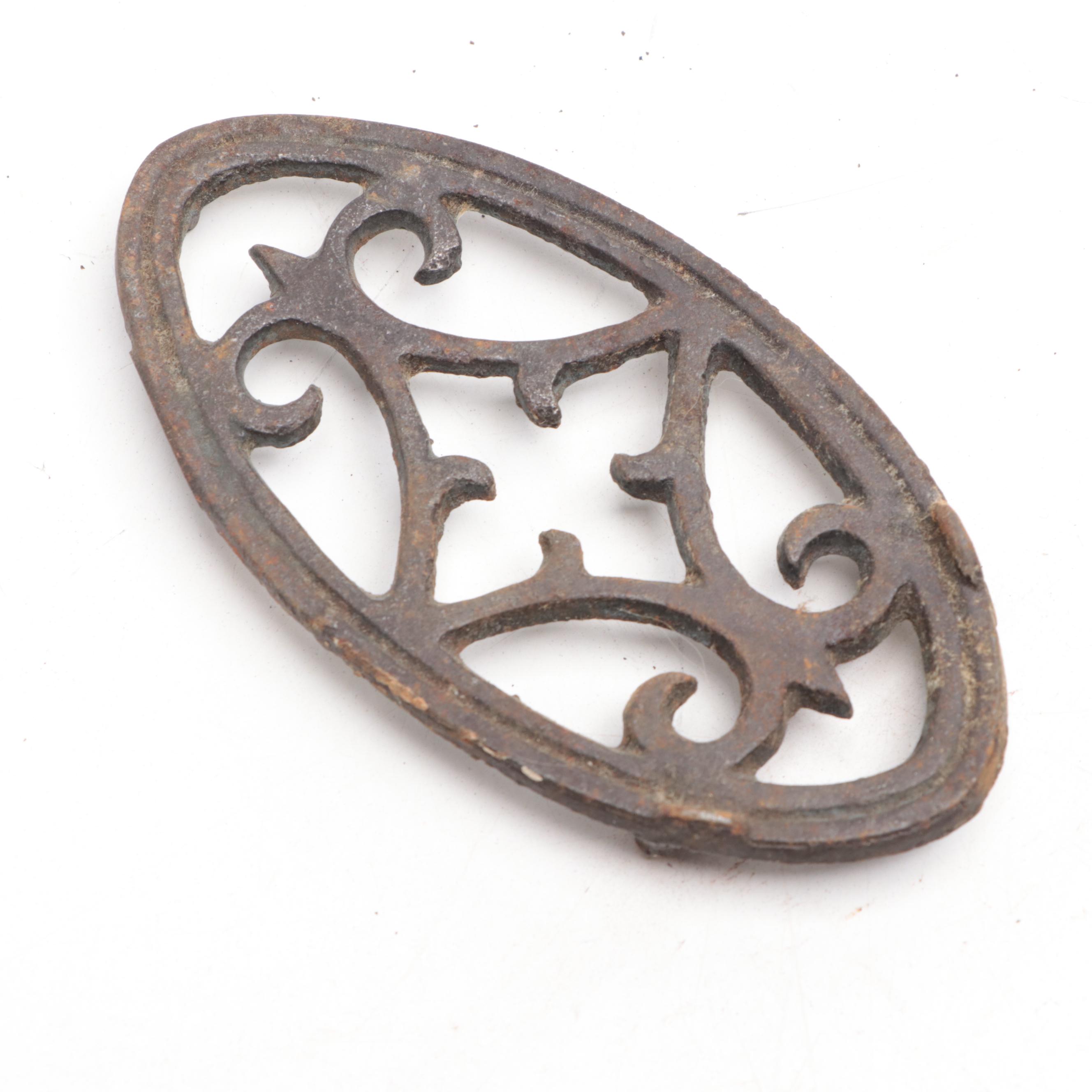 Griswold Cast Iron Frying Pans with Other Cookware, Sad Irons and Shoe Mold