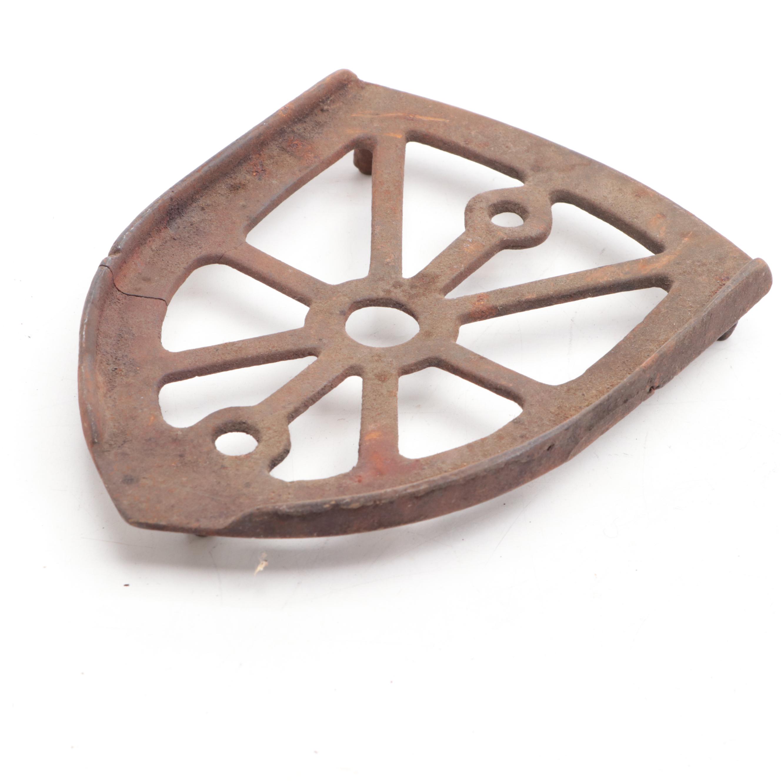 Griswold Cast Iron Frying Pans with Other Cookware, Sad Irons and Shoe Mold