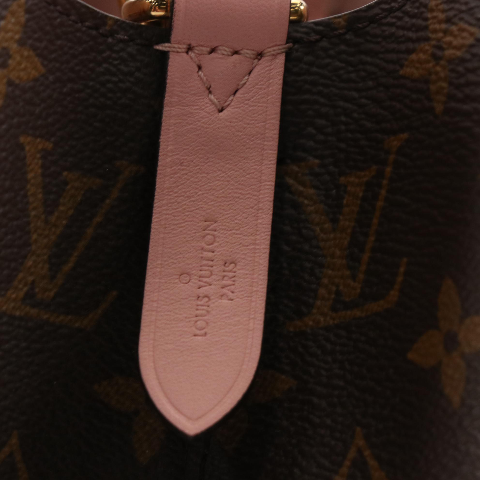 Louis Vuitton NéoNoé MM Bag in Monogram Canvas and Pink Leather Trim