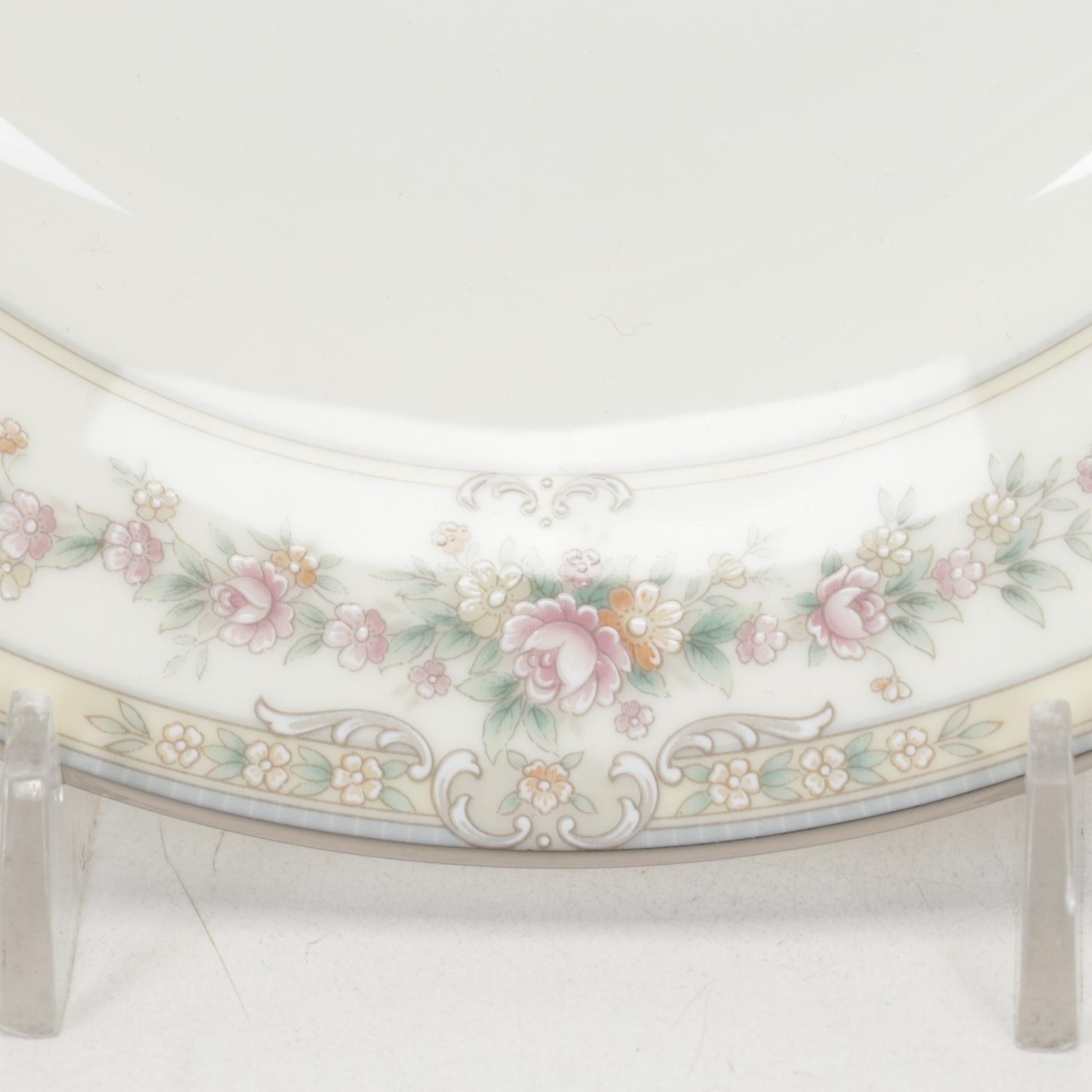 Eight Noritake "Shenendoah" Shell Shaped Dishes, Late 20th to 21st Century