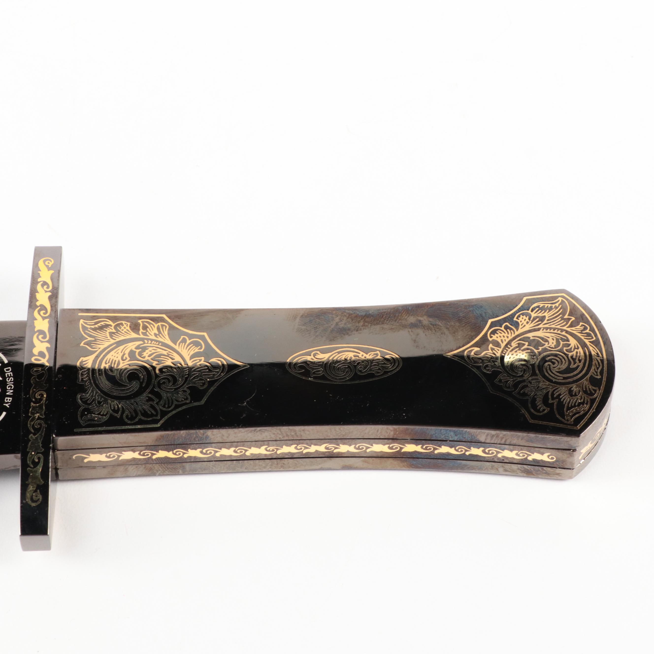 Gigand Jim Bowie Commemorative Bowie Knife and Display