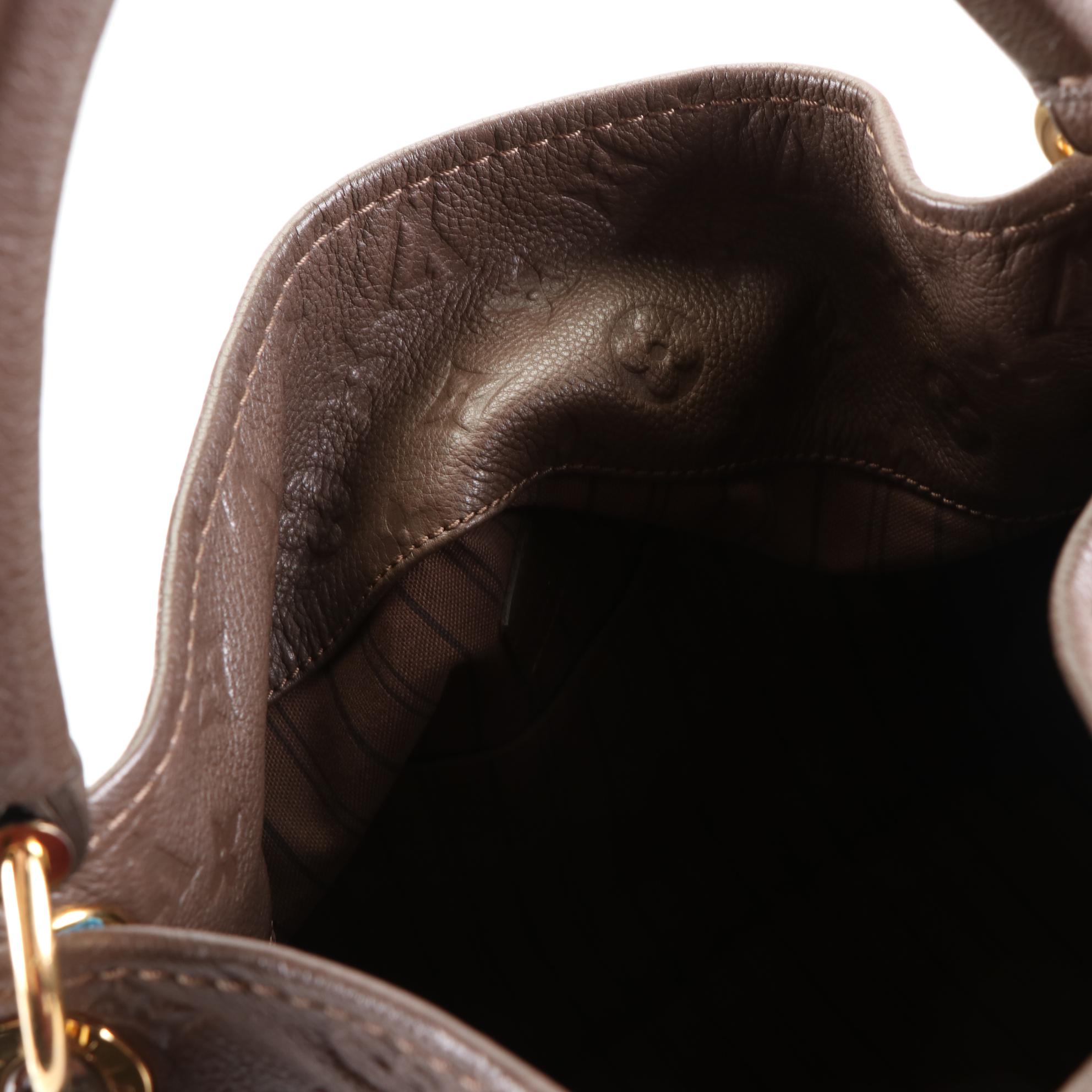 Louis Vuitton Artsy Handbag MM in Monogram Empreinte Leather