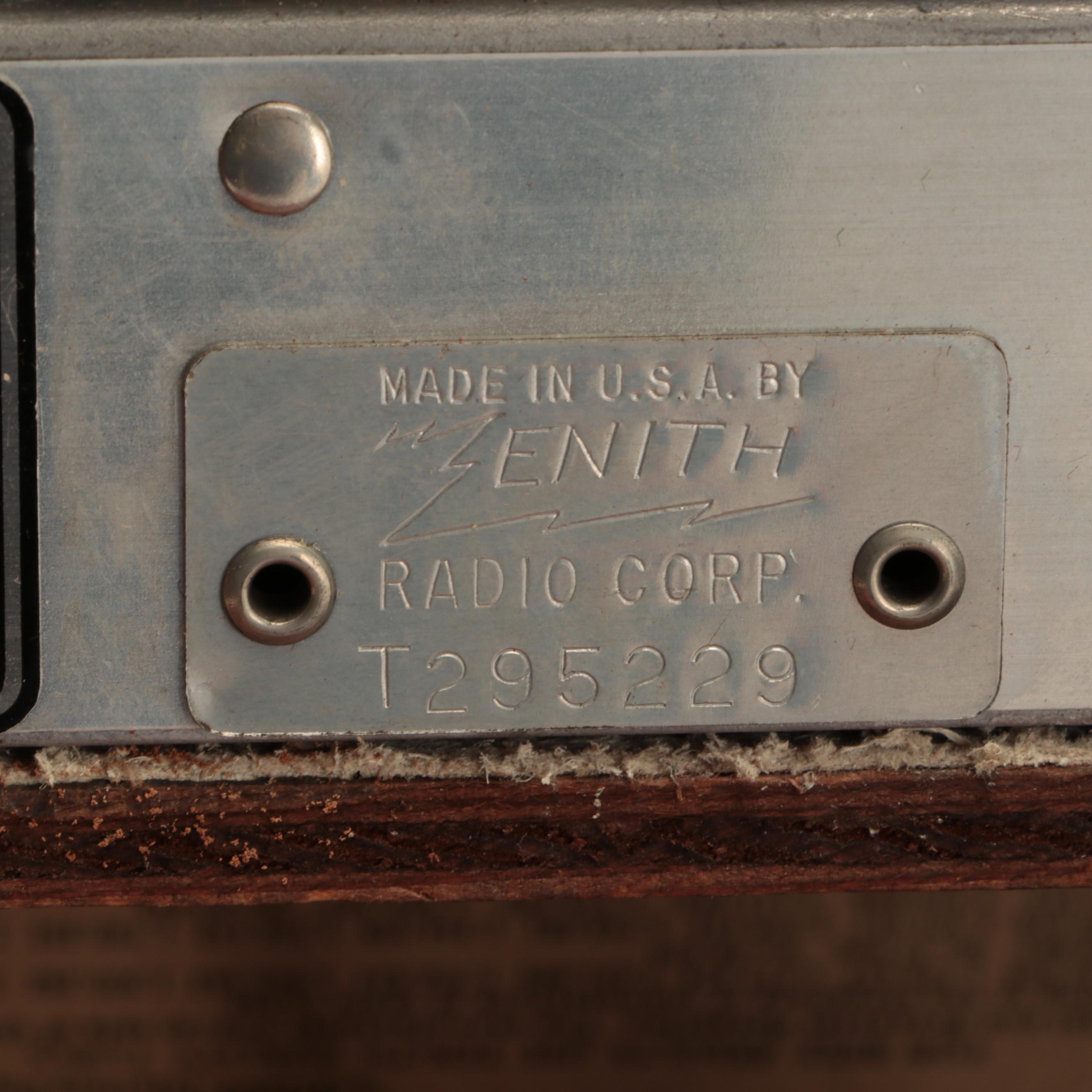 Zenith Model 5A01 Long Distance Portable Radio with Wave Magnet, 1940s