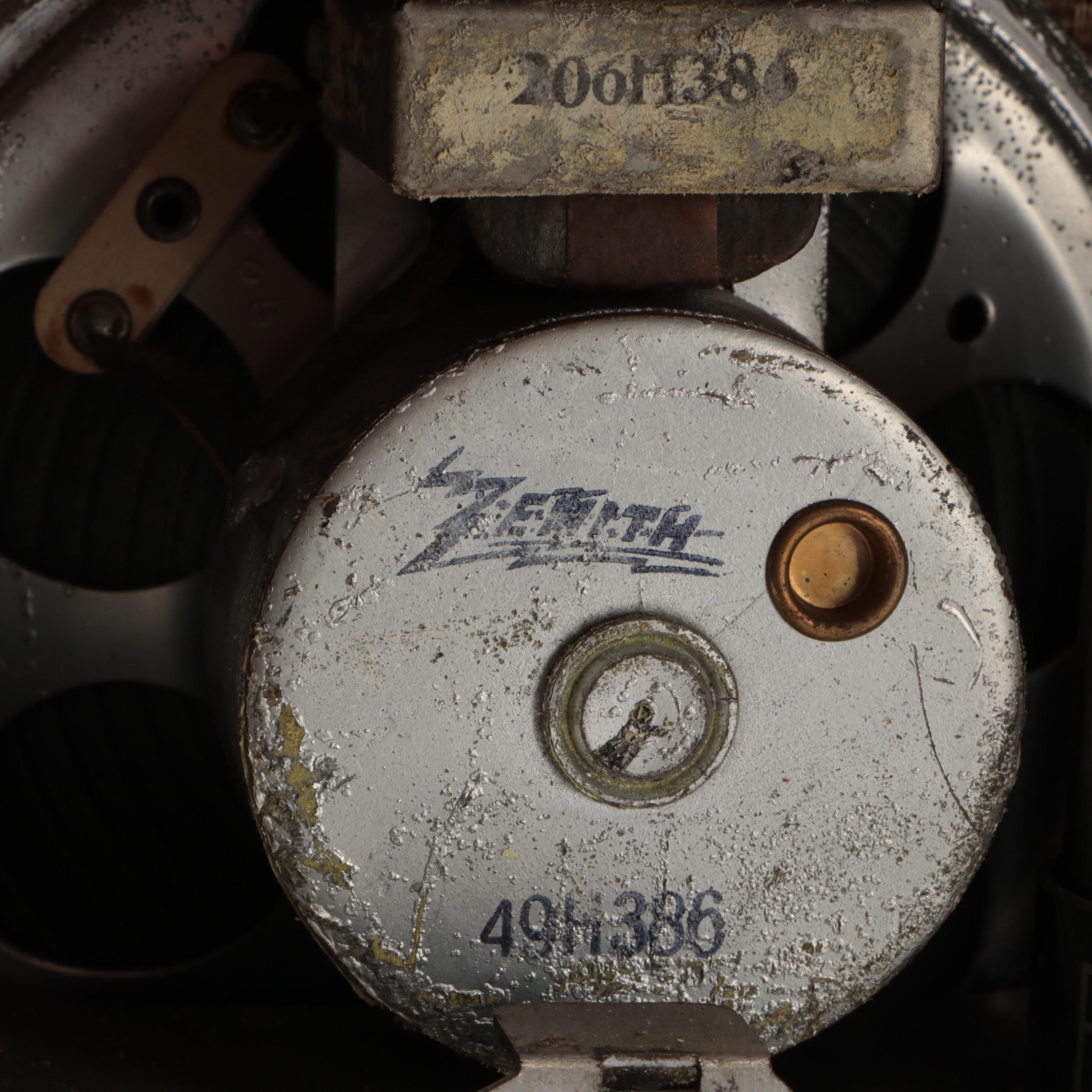 Zenith Model 5A01 Long Distance Portable Radio with Wave Magnet, 1940s