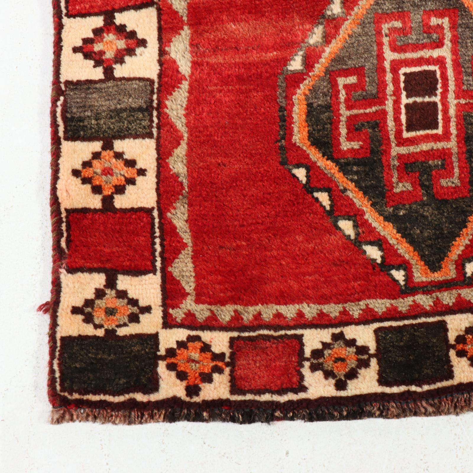 4'4 x 9'4 Hand-Knotted Persian Abadeh Long Rug