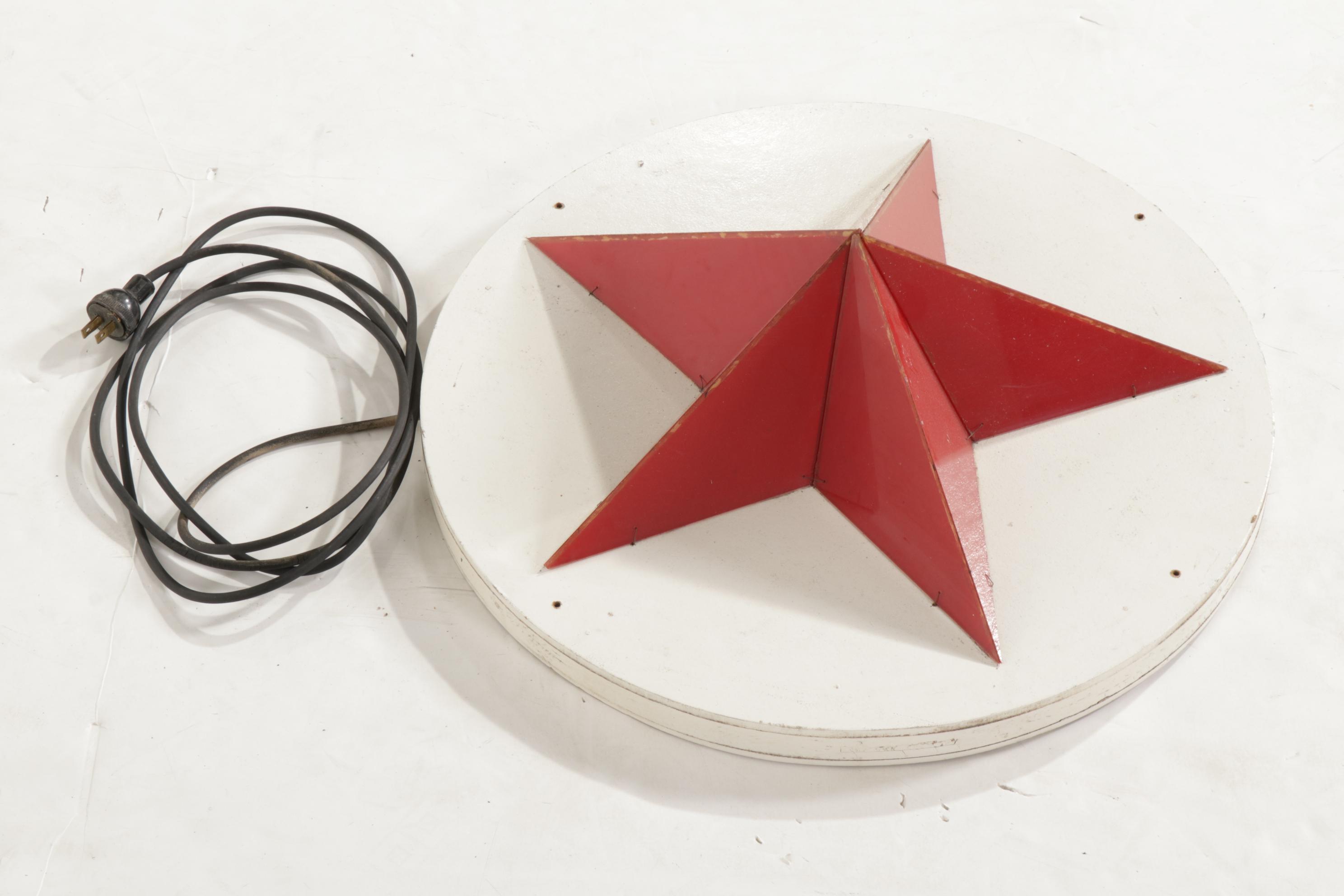 Red Five Point Star Illuminated Wall Hanging