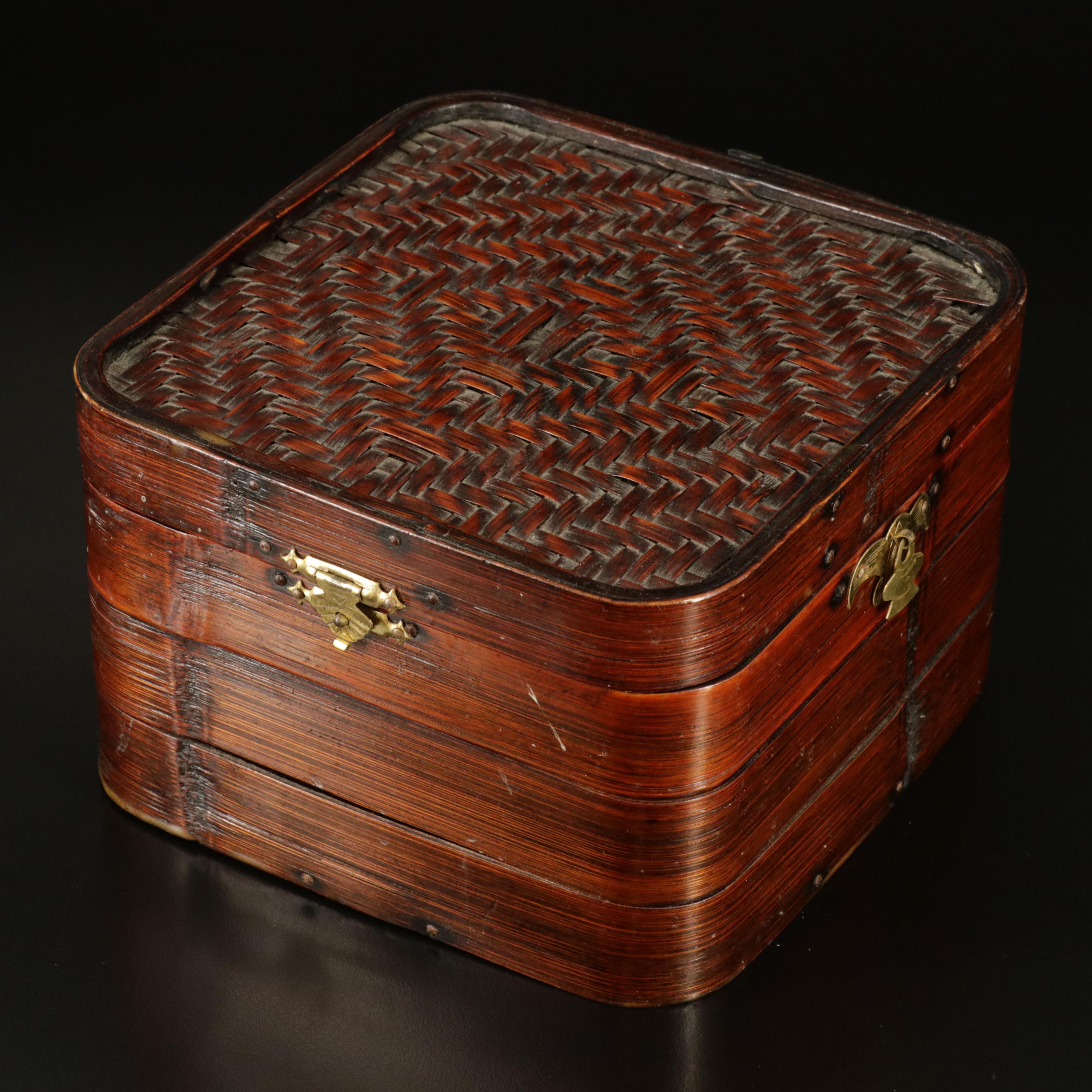 Uncommon Discoveries: Jewelry Collection