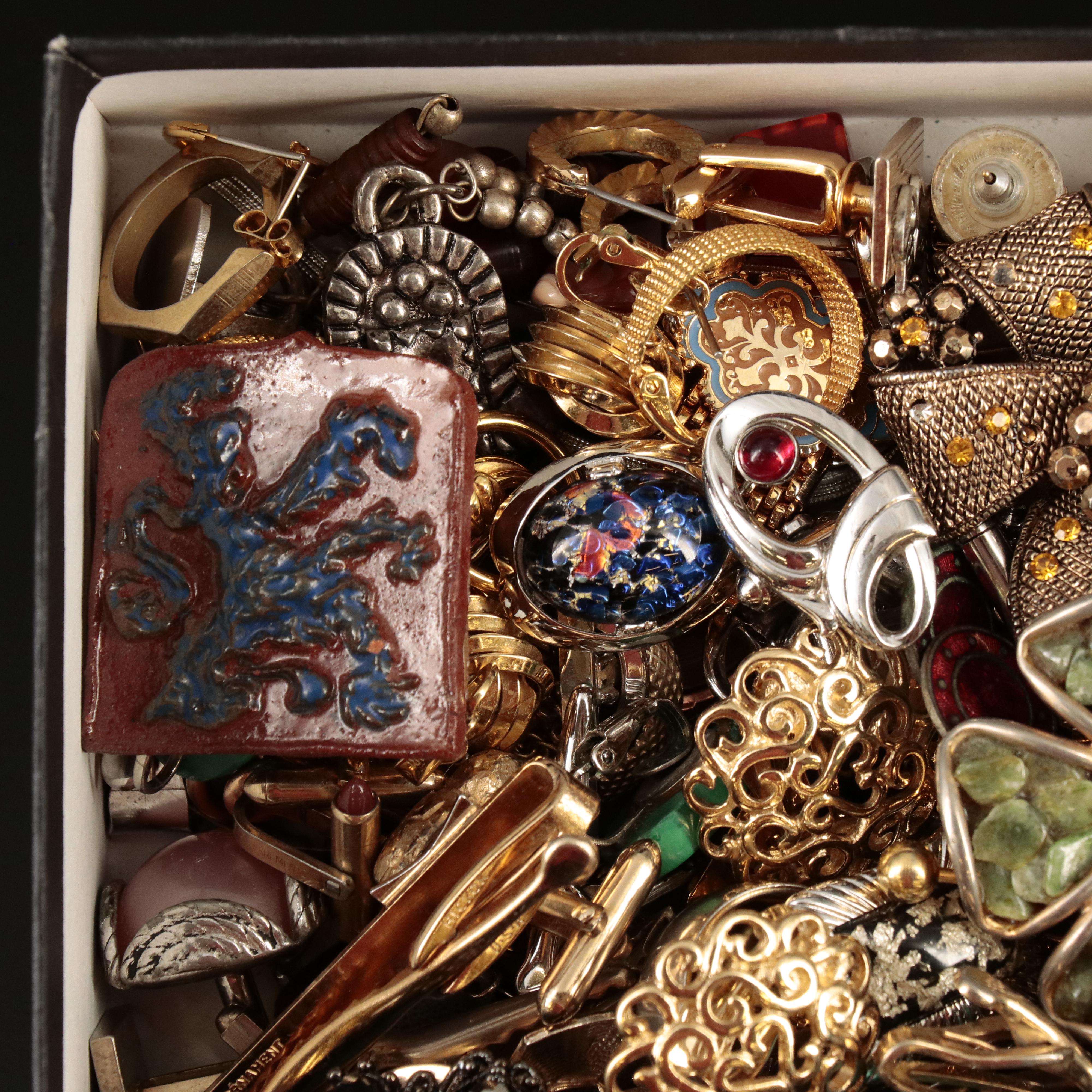 Uncommon Discoveries: Jewelry Collection