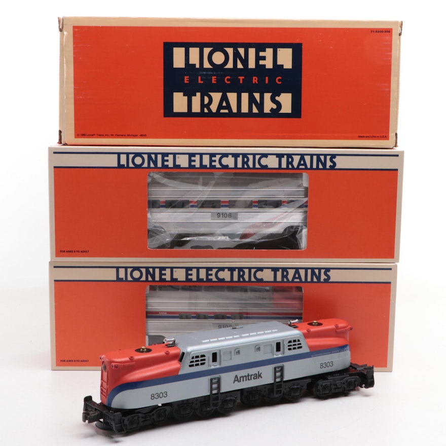 Lionel Amtrak Locomotive with Observation and Full Vista Dome Car