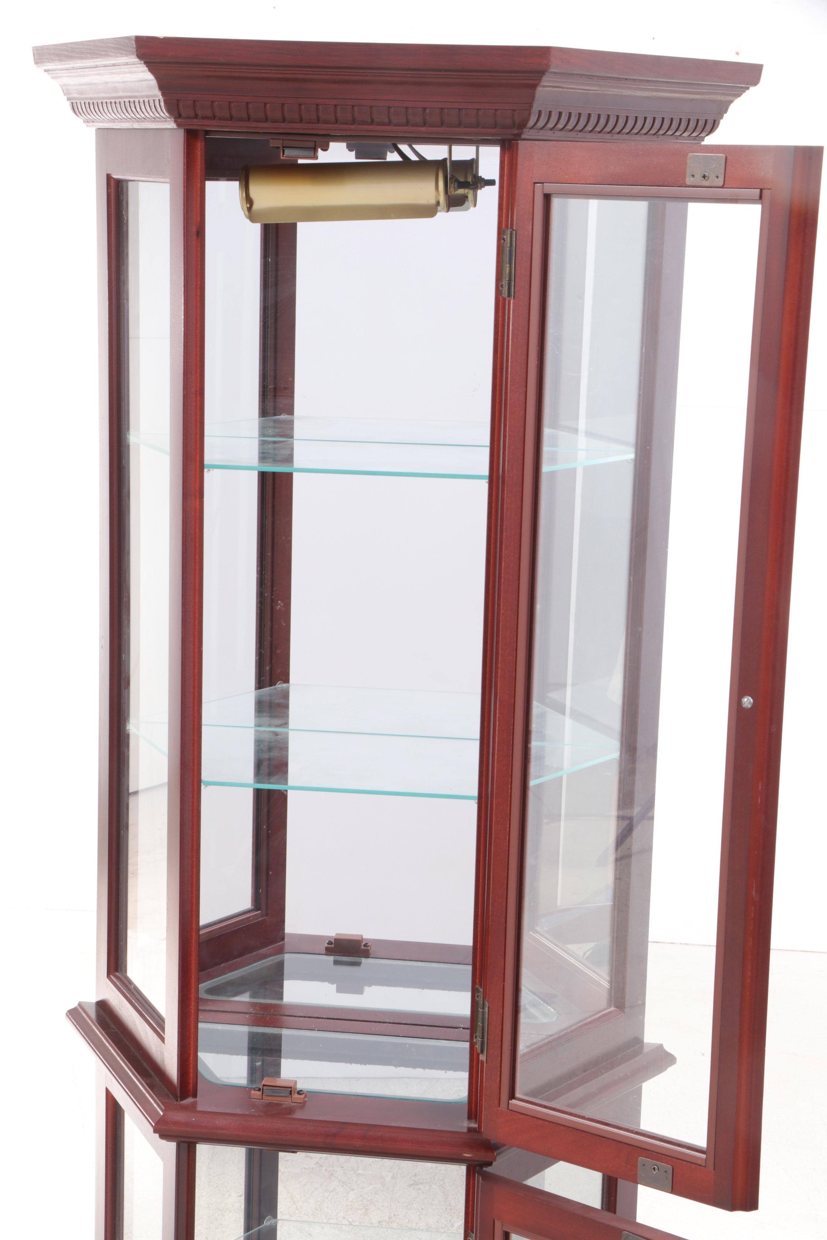 Pulaski Federal Style Display Cabinet in Mahogany Finish, Late 20th Century