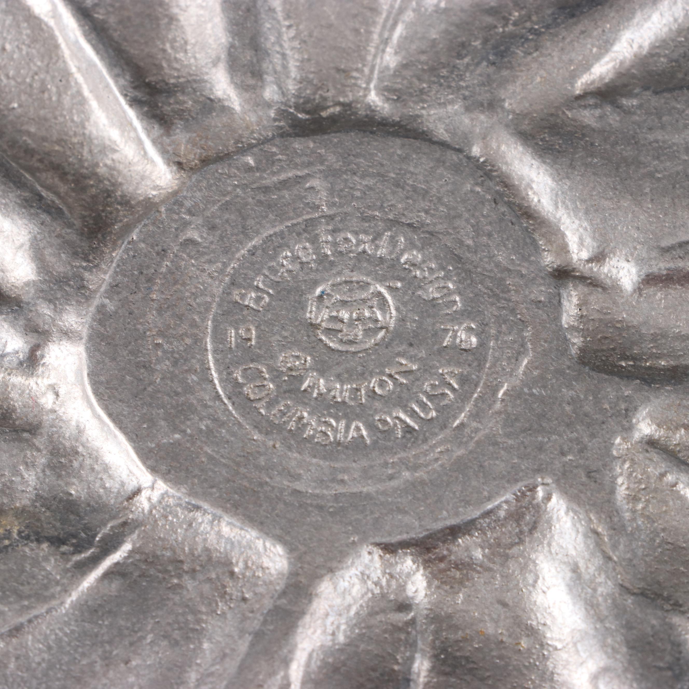 Spode The Blue Room Collection "Primula" Bowl with Other Tableware