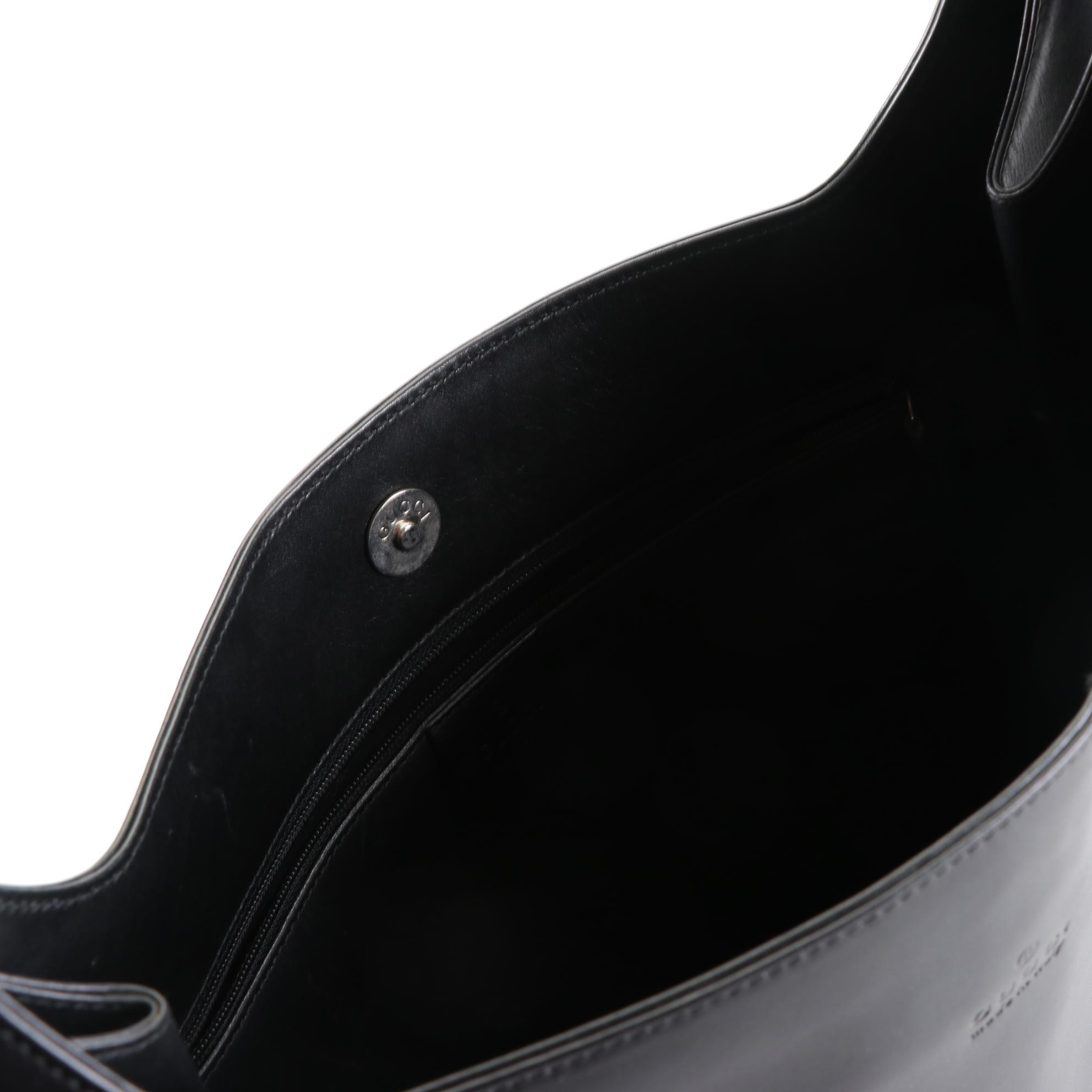 Gucci Hobo Shoulder Bag in Black Leather