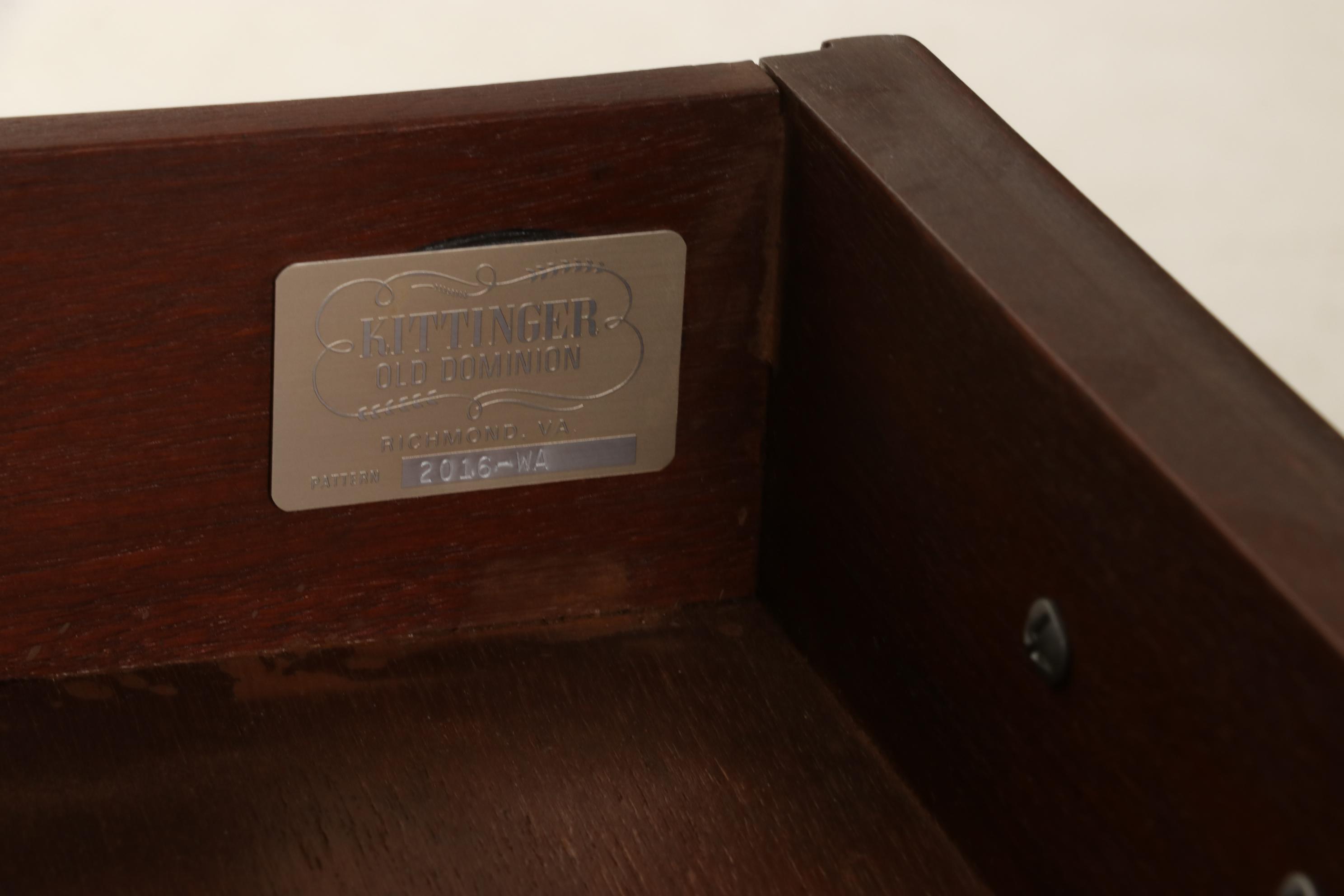 Kittinger Queen Anne Style Mahogany End Table