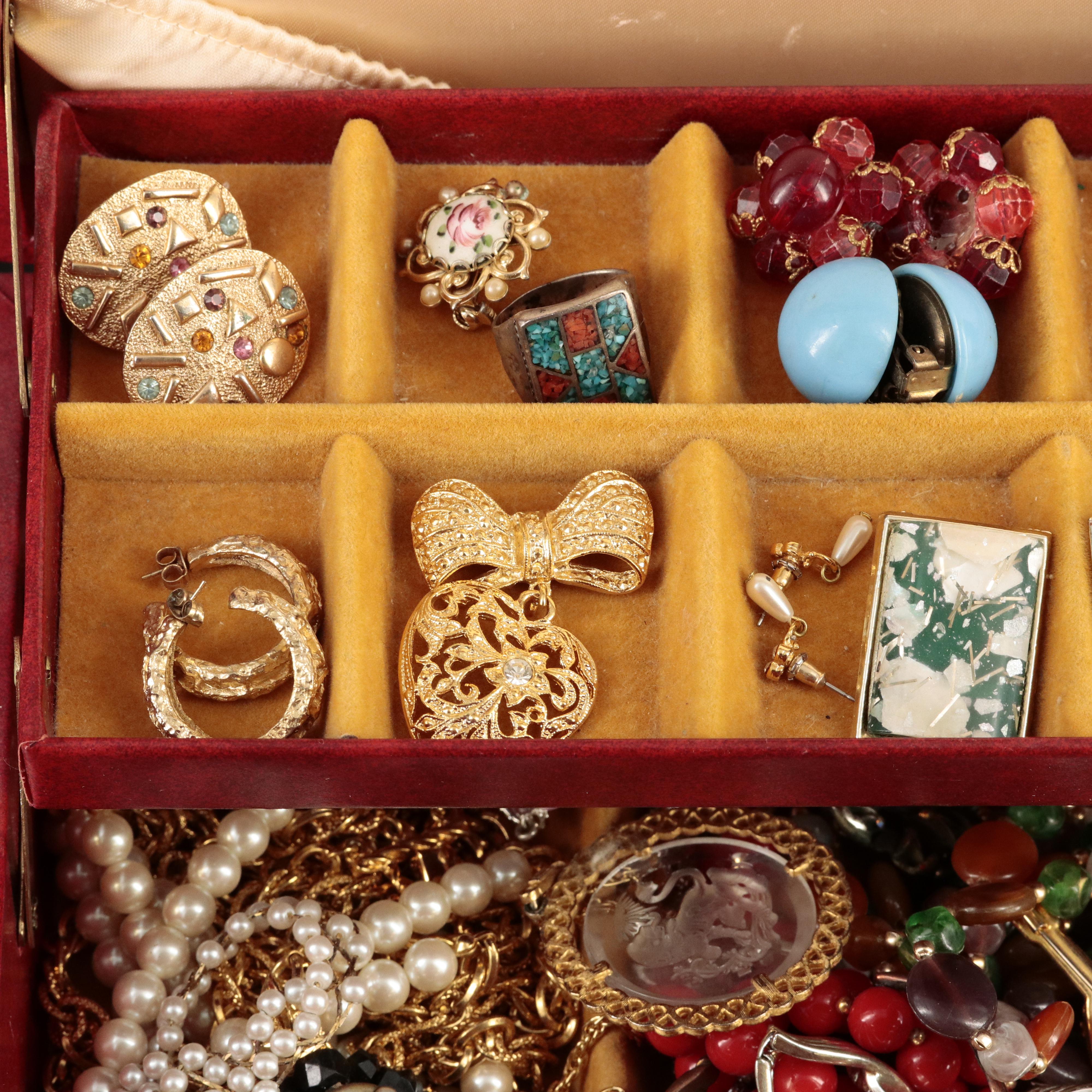 Uncommon Discoveries: Jewelry Collection