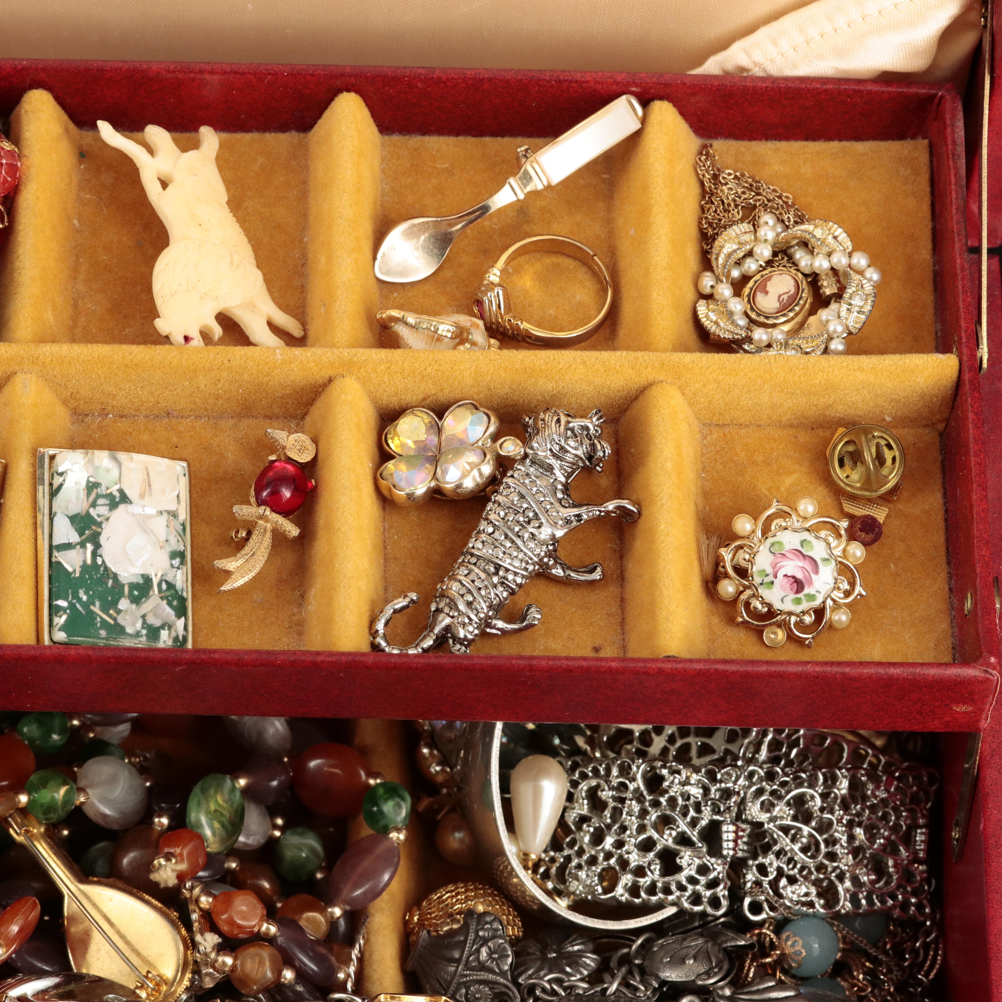 Uncommon Discoveries: Jewelry Collection