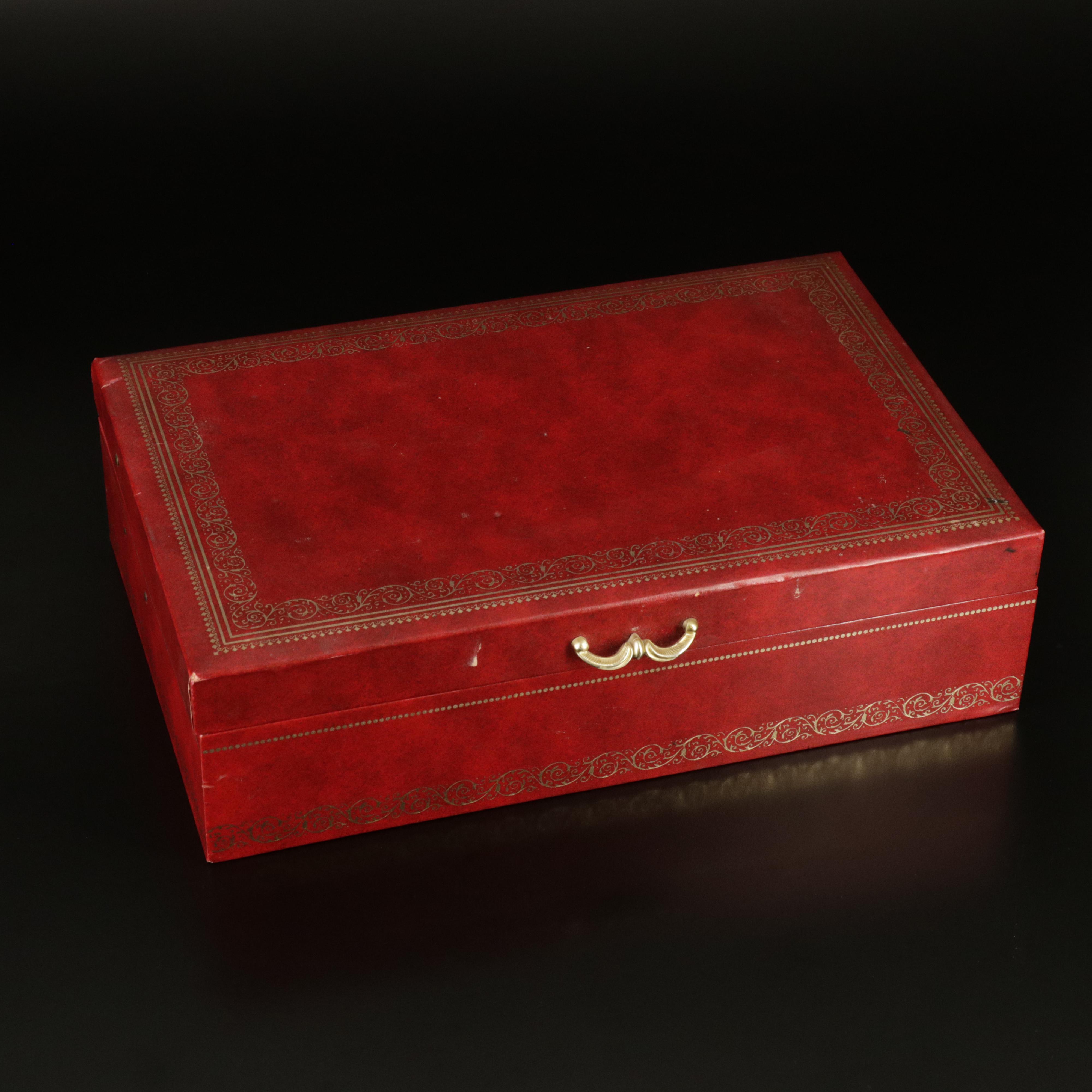 Uncommon Discoveries: Jewelry Collection