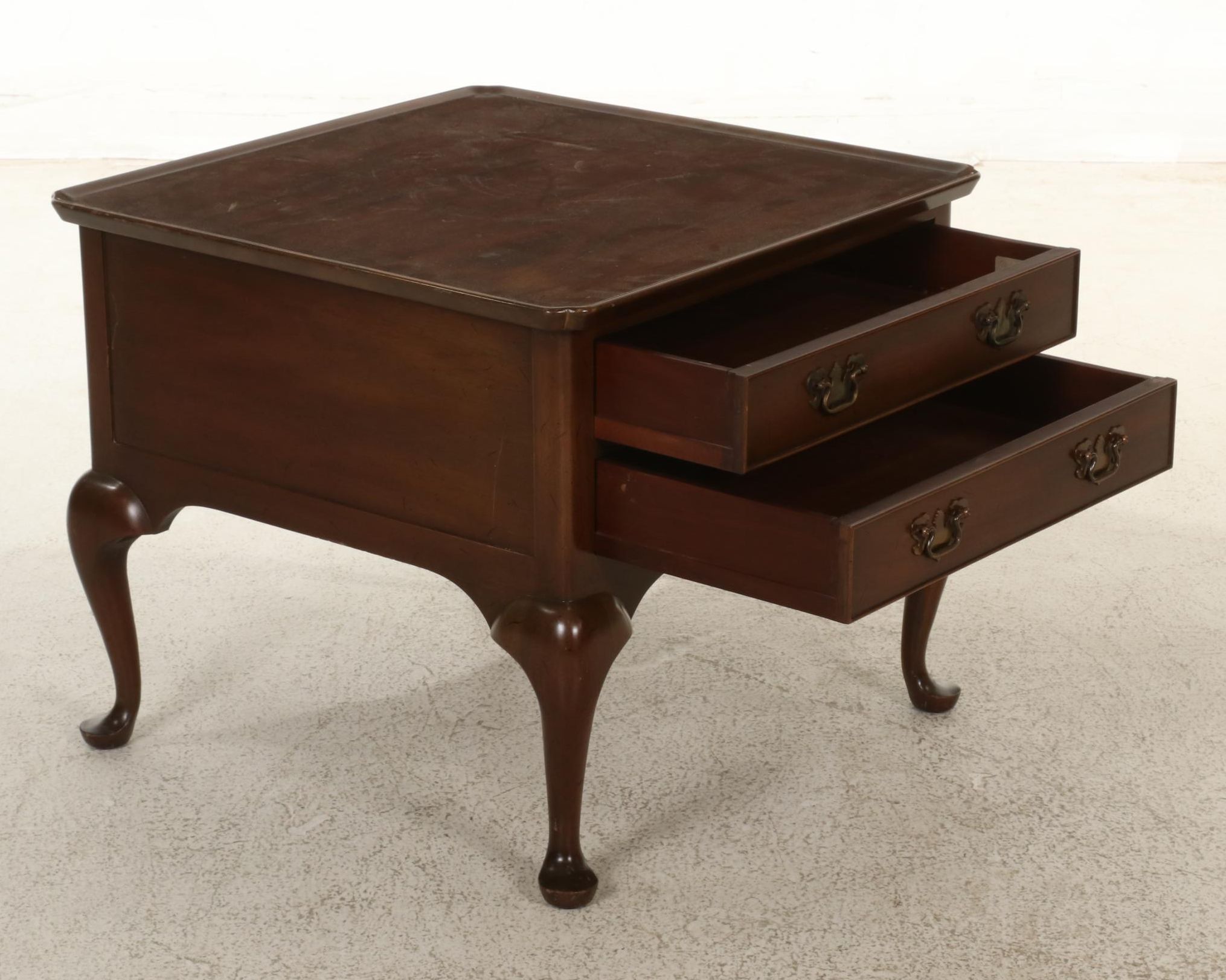 Kittinger Queen Anne Style Mahogany End Table