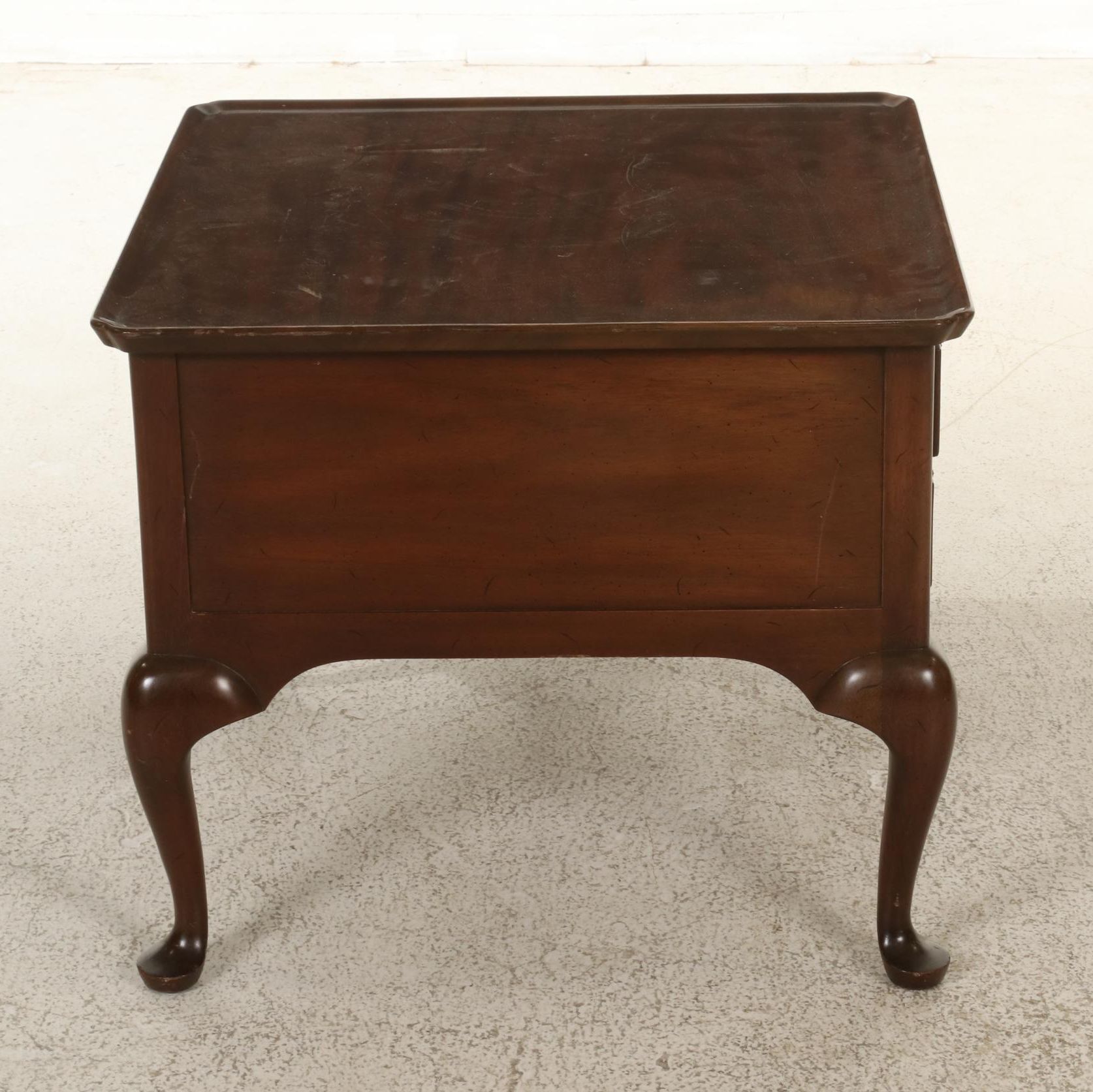 Kittinger Queen Anne Style Mahogany End Table