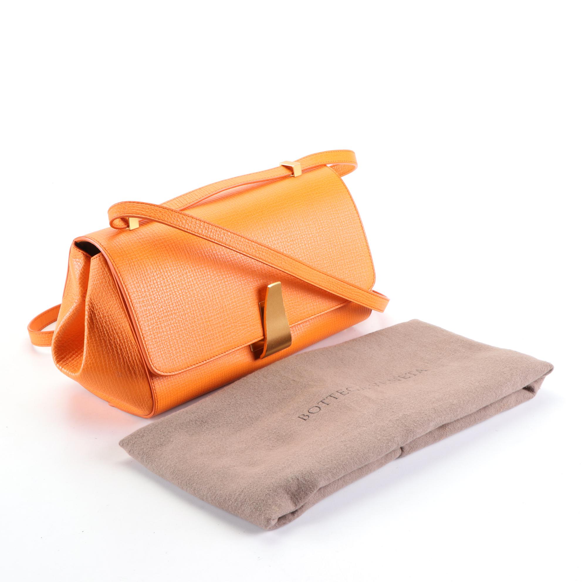 Bottega Veneta BV Angle Medium Bag in Textured Leather